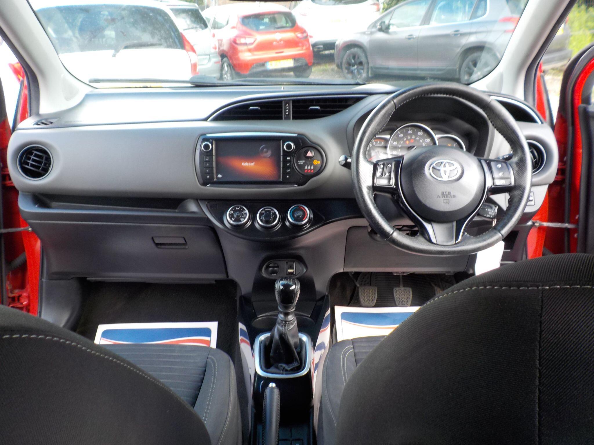 Toyota Yaris 1.33 Dual VVT-i Design Euro 6 5dr