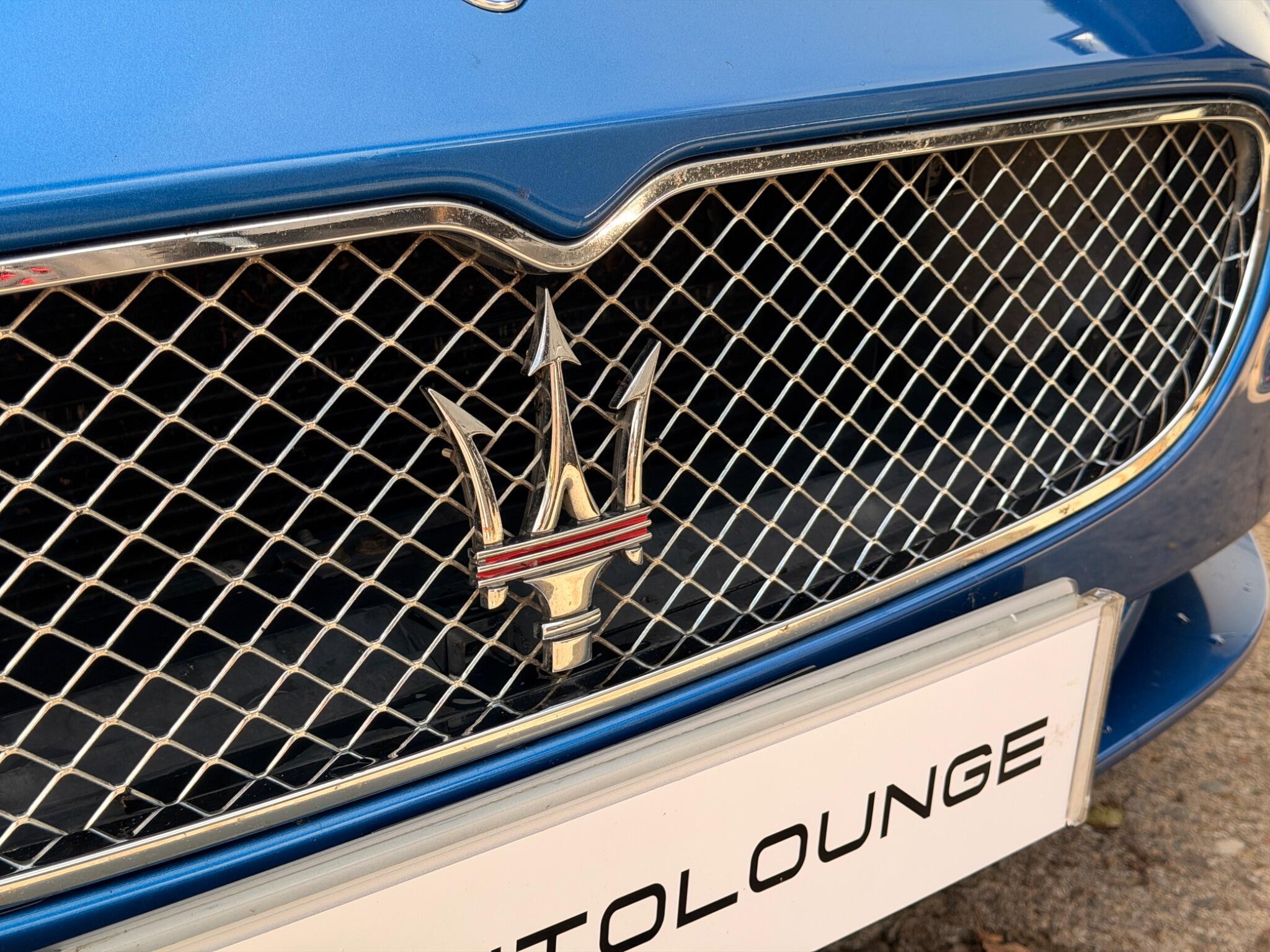 Maserati Spyder view 26