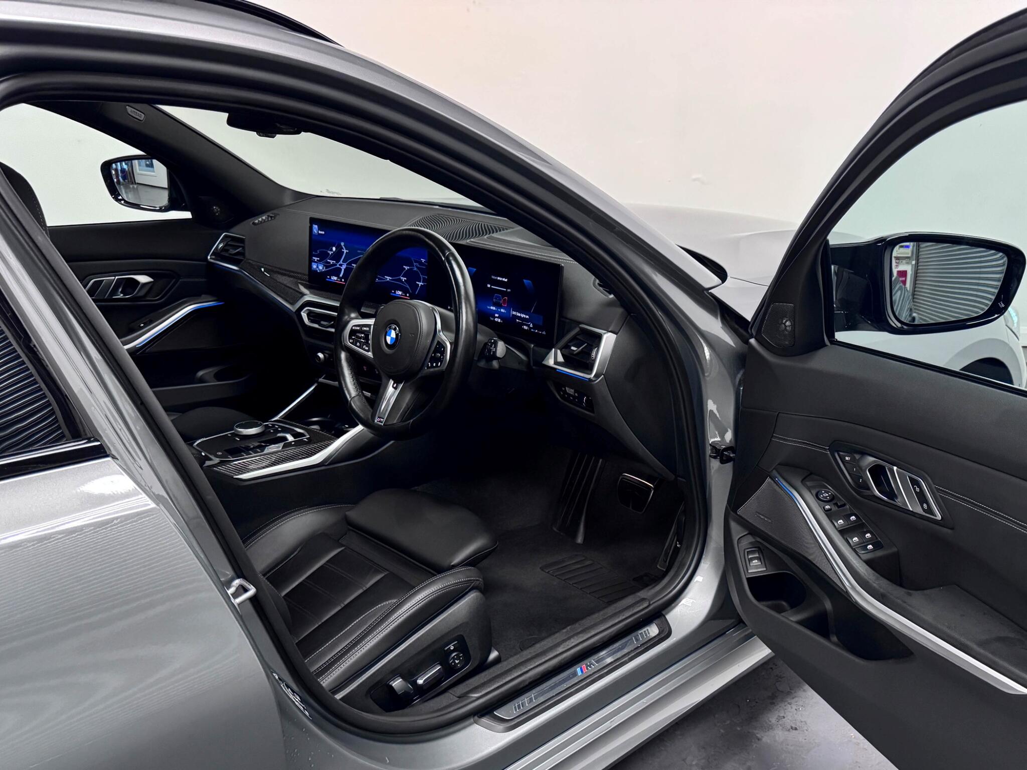 BMW 3 Series view 37