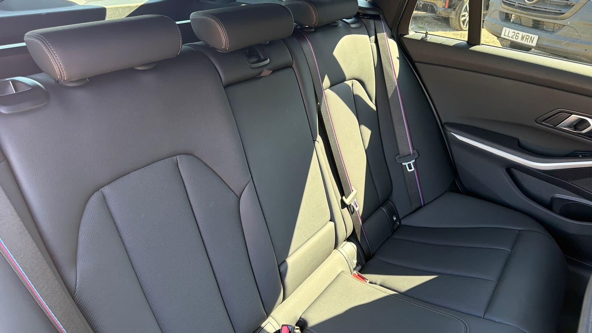 BMW 3 Series view 12