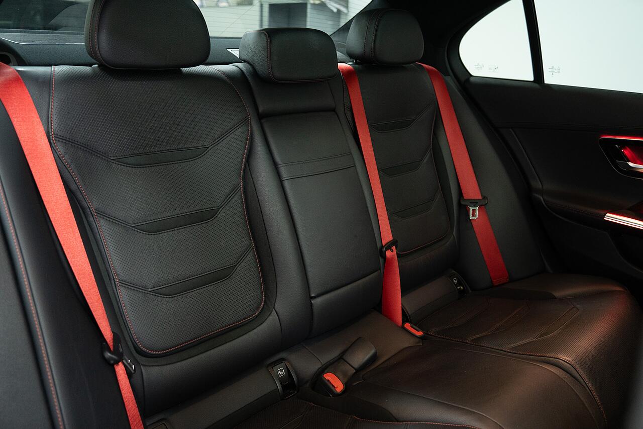 Mercedes-Benz C-Class view 24