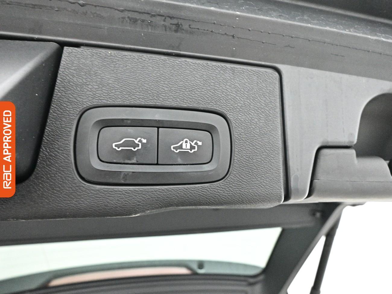Volvo XC60 view 28