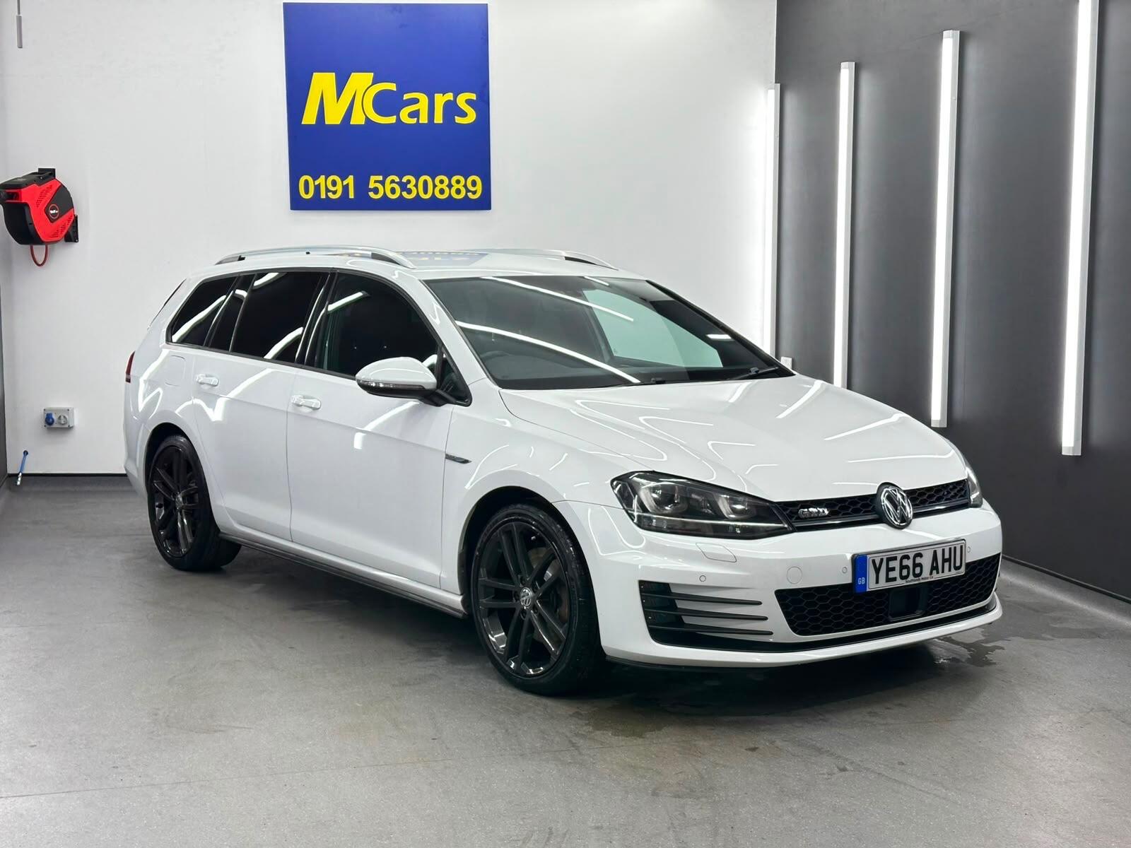 Volkswagen Golf view 8