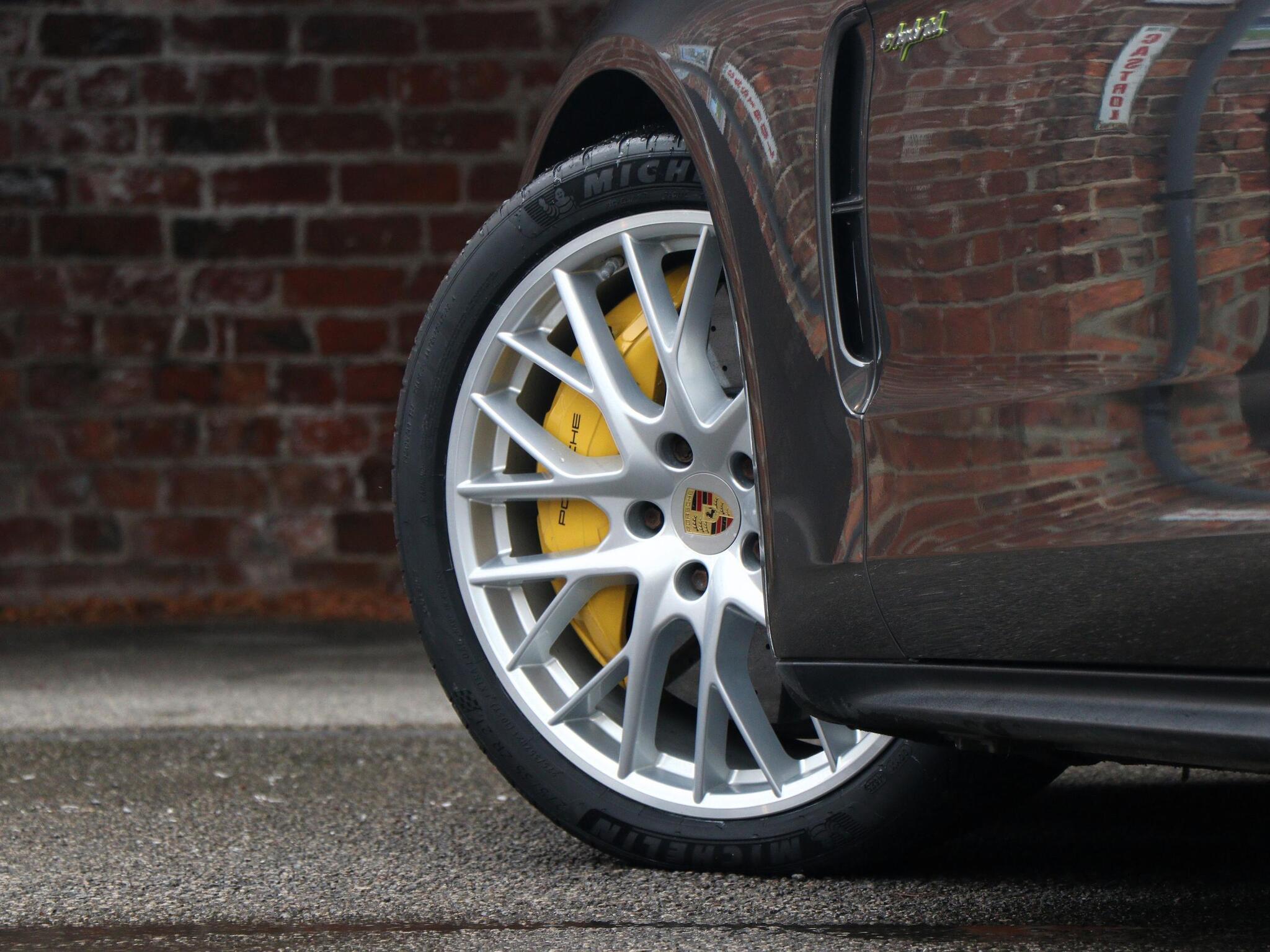 Porsche Panamera view 9