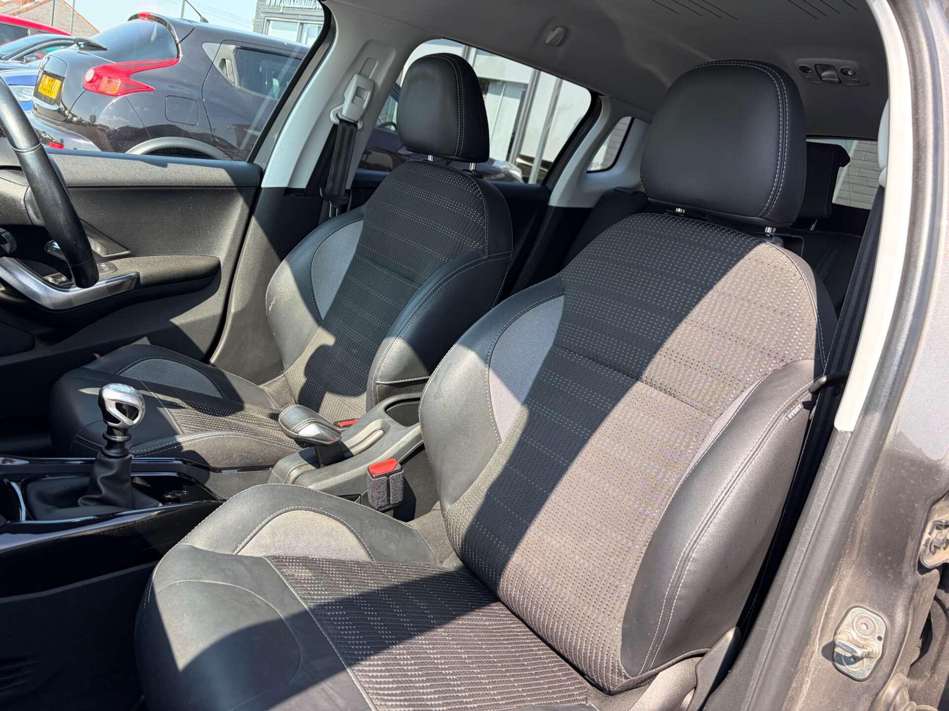Peugeot 2008 view 17