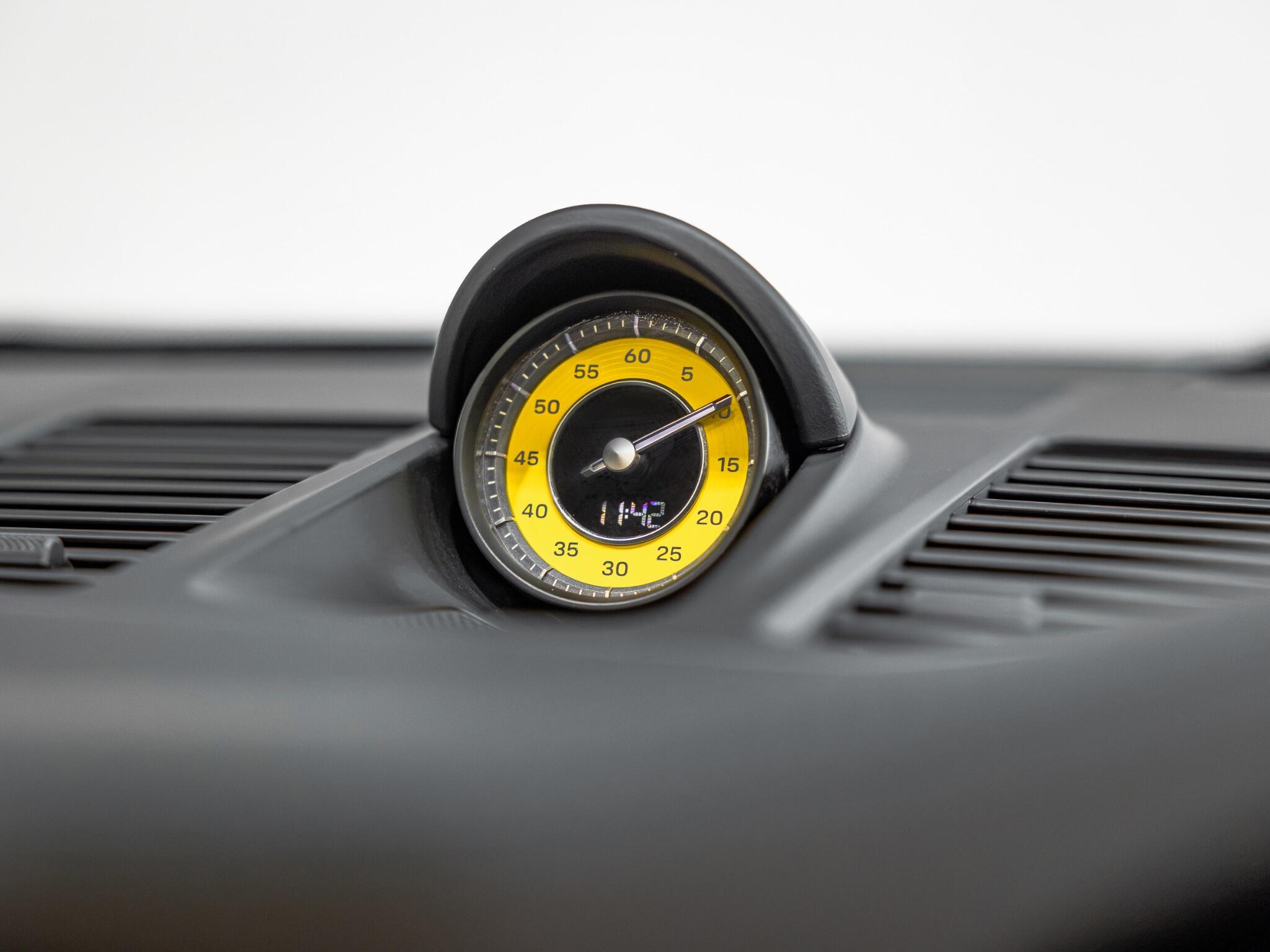 Porsche 911 view 20