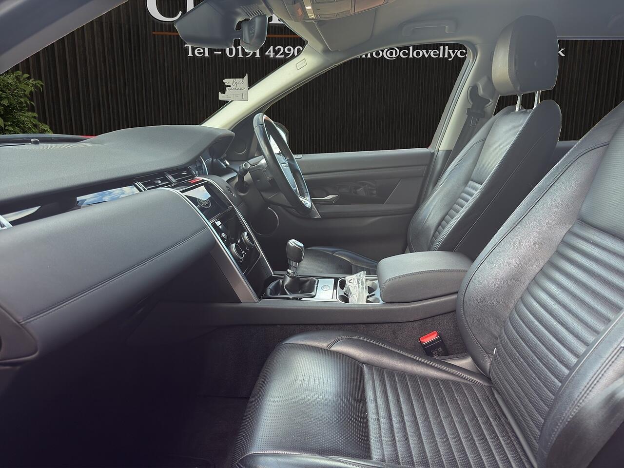 Land Rover Discovery Sport view 18