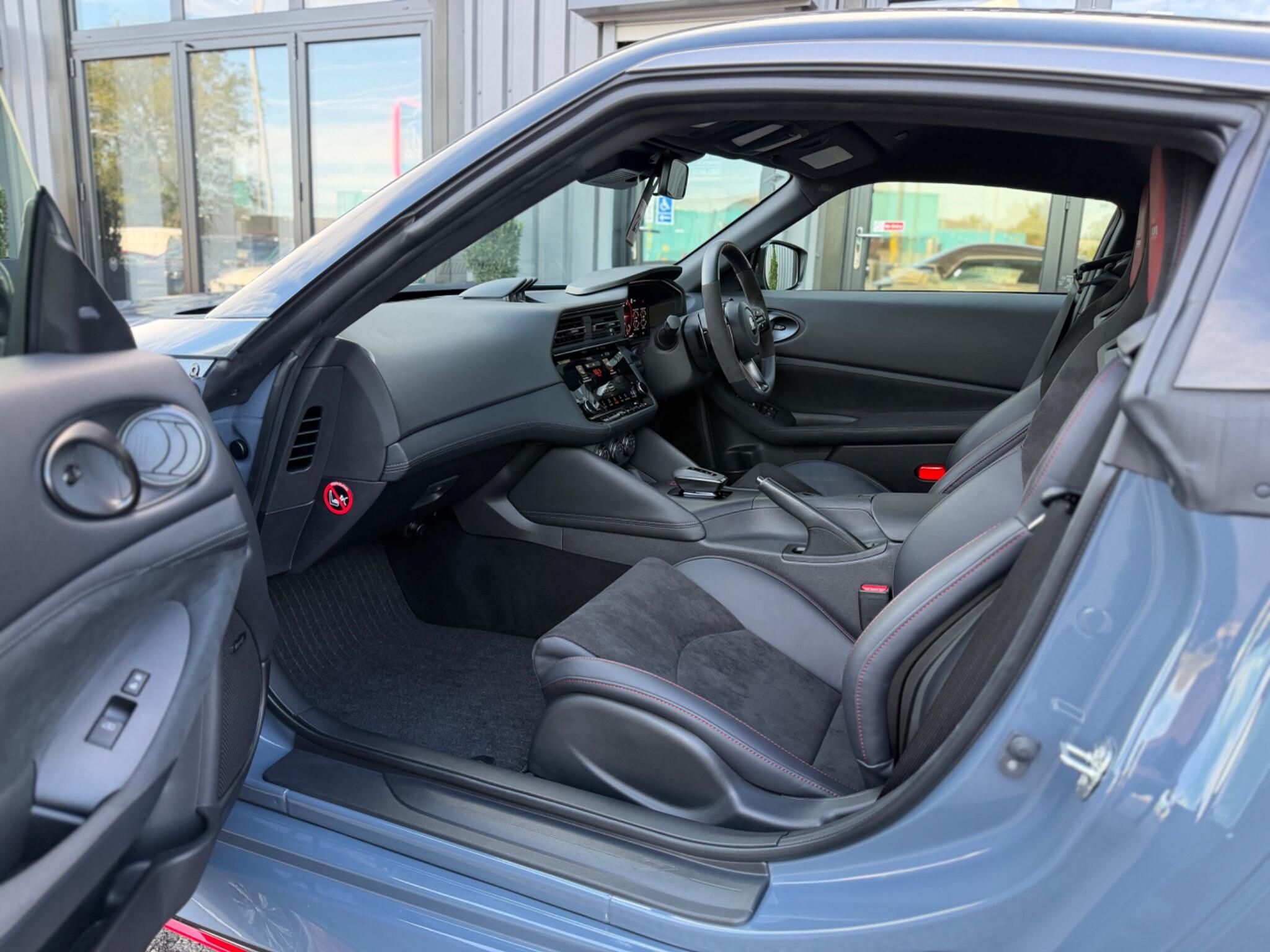 Nissan Fairlady view 40