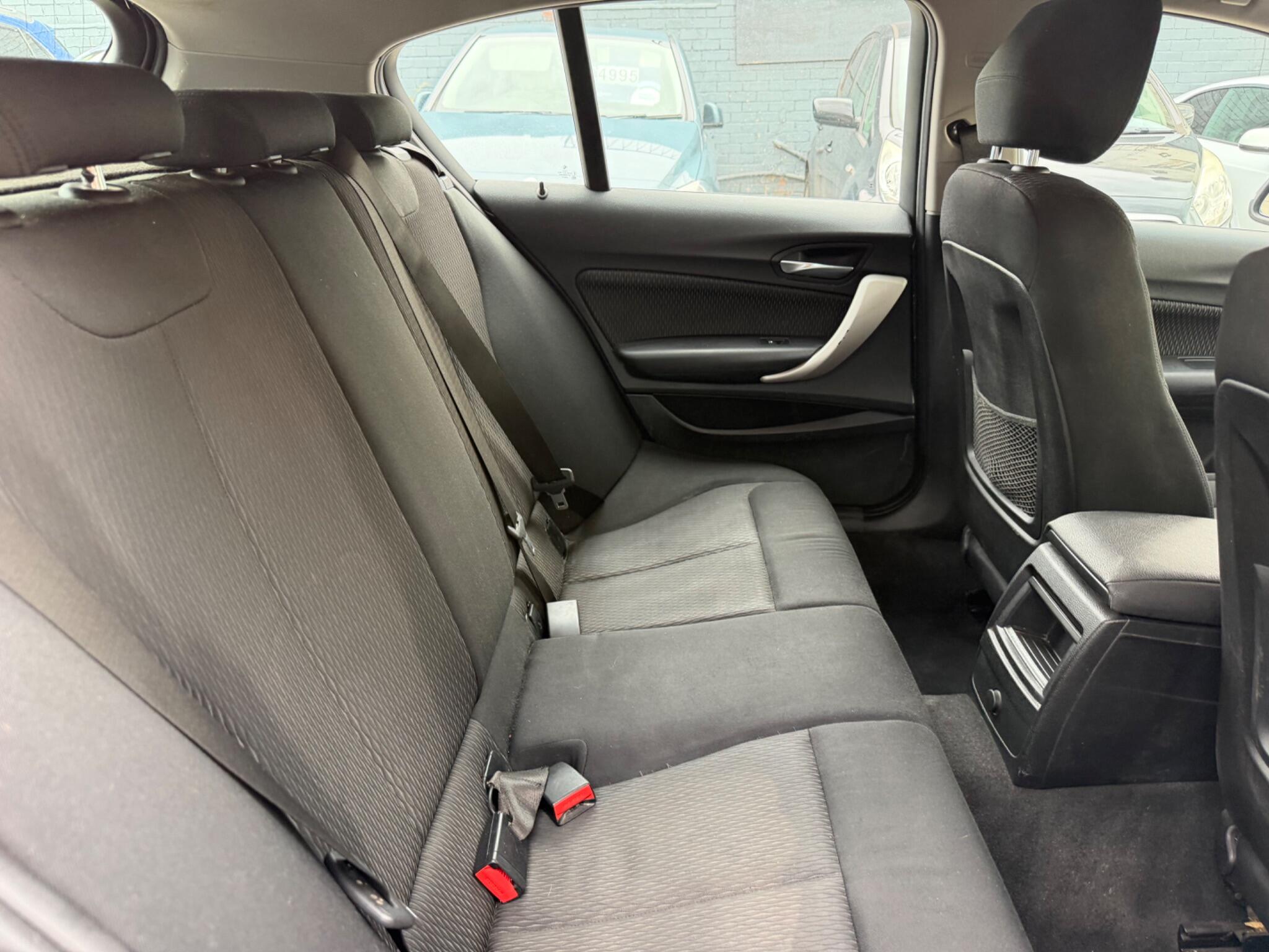 BMW 1 Series view 19