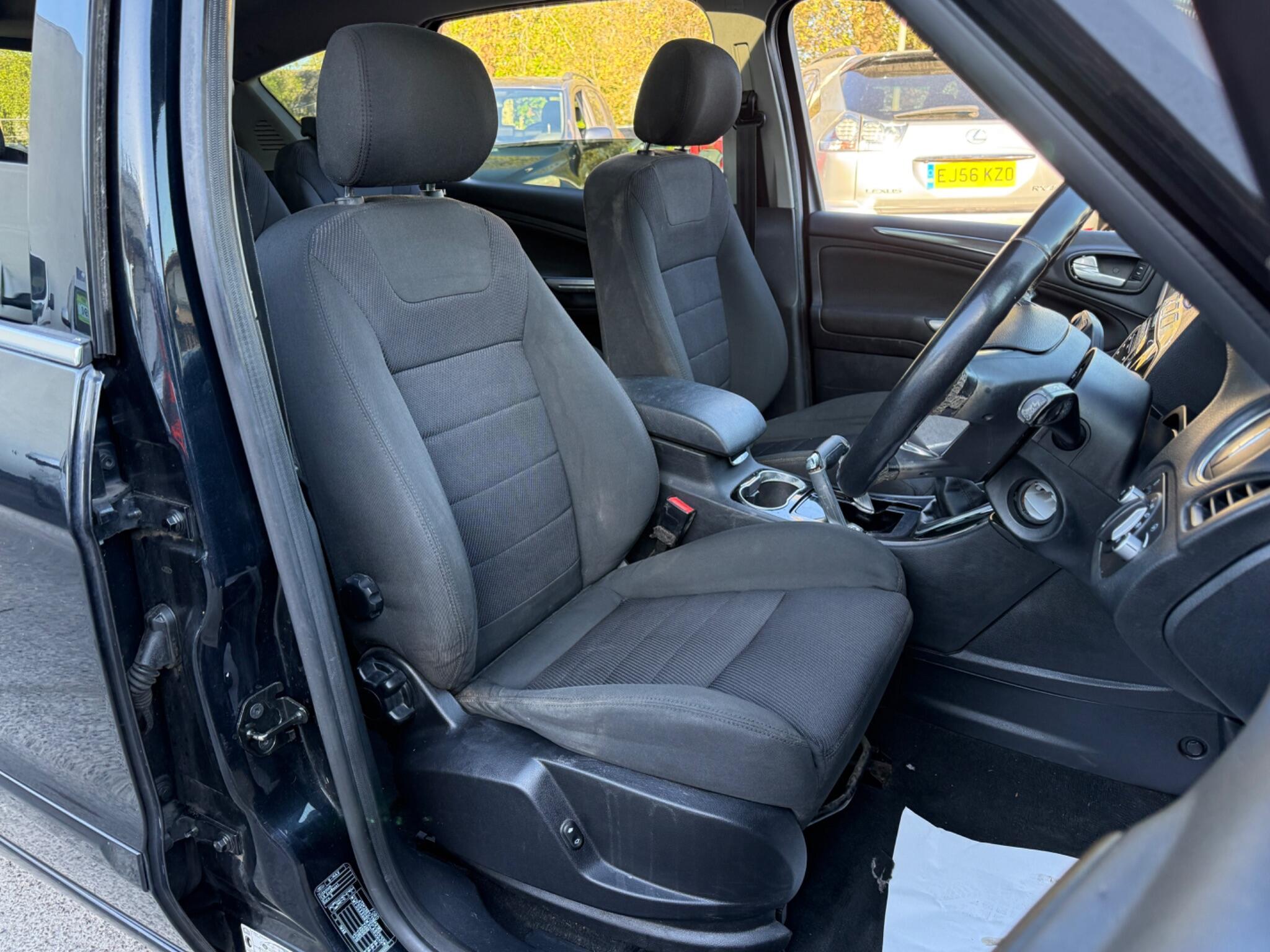 Ford S-Max - Image 10
