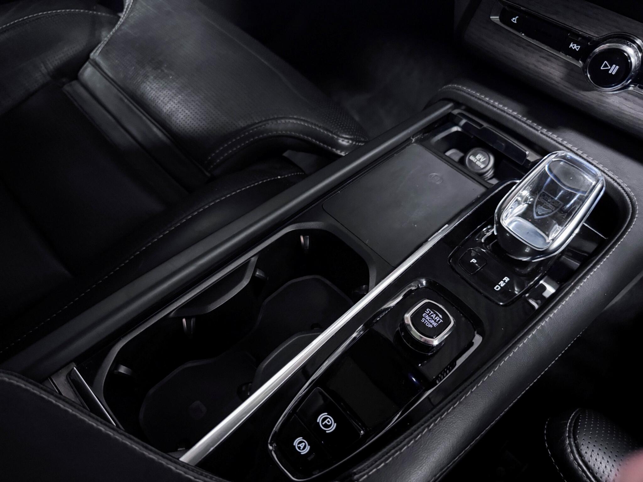 Volvo XC90 view 36
