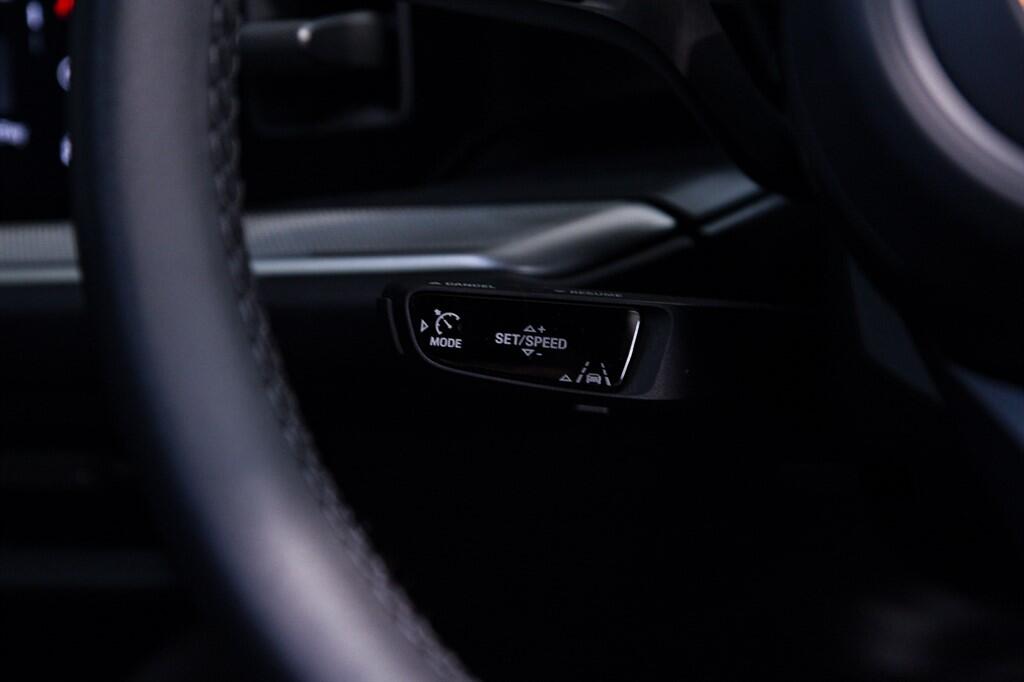 Porsche Cayenne view 31