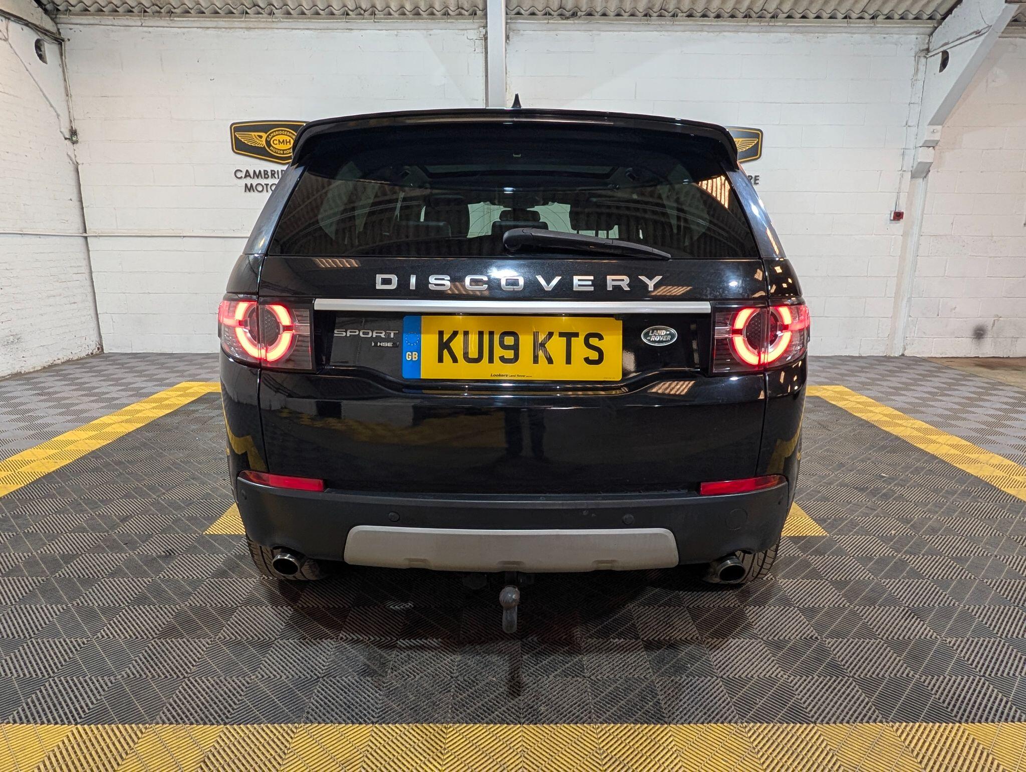 Land Rover Discovery Sport view 12