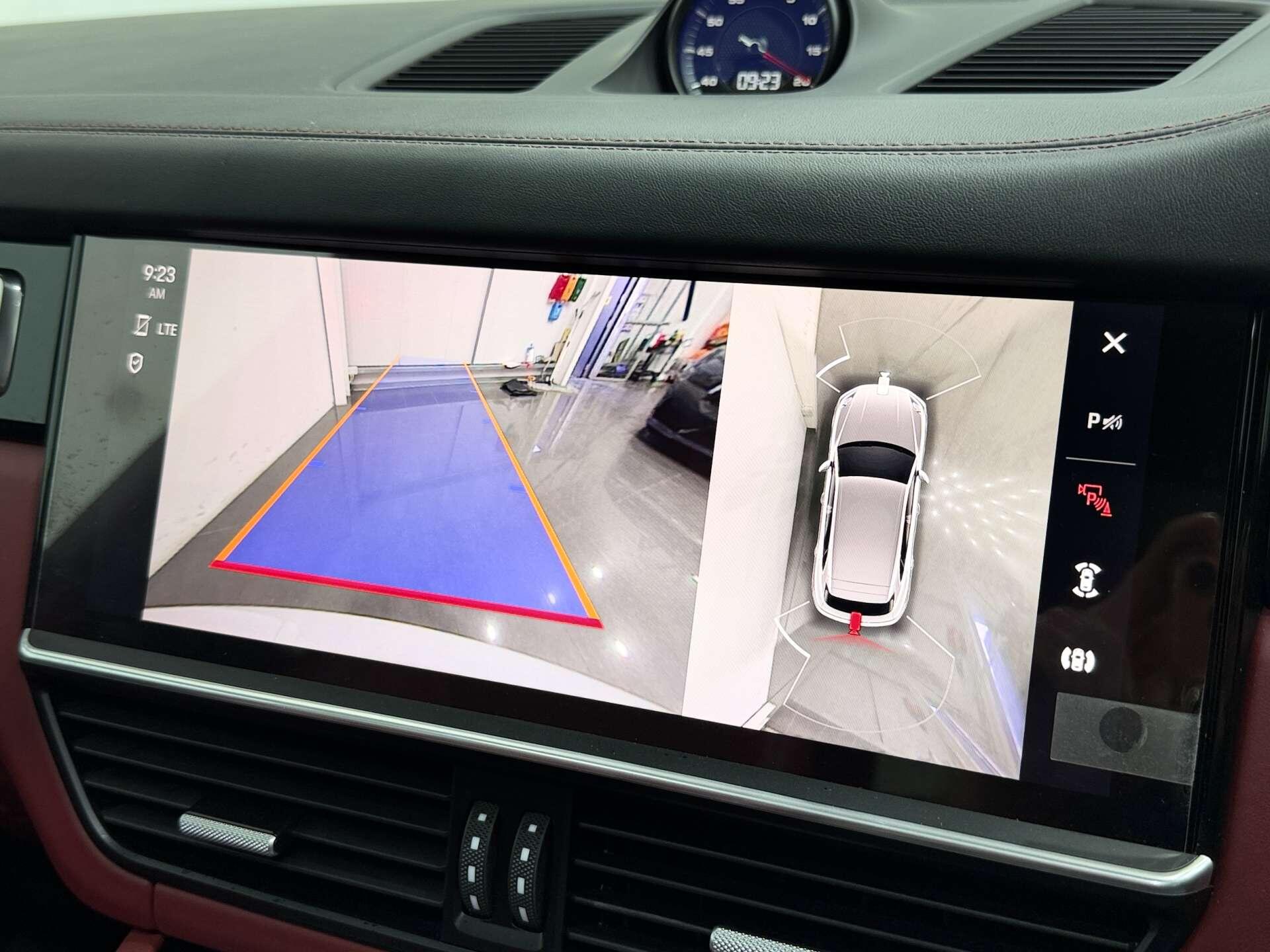 Porsche Cayenne view 54