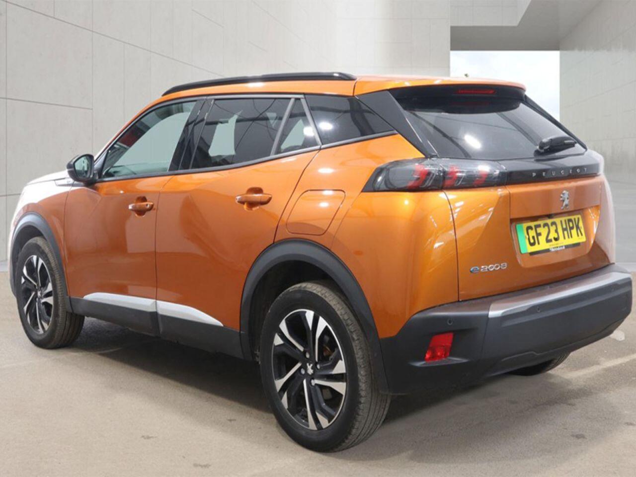 Peugeot E-2008 view 3