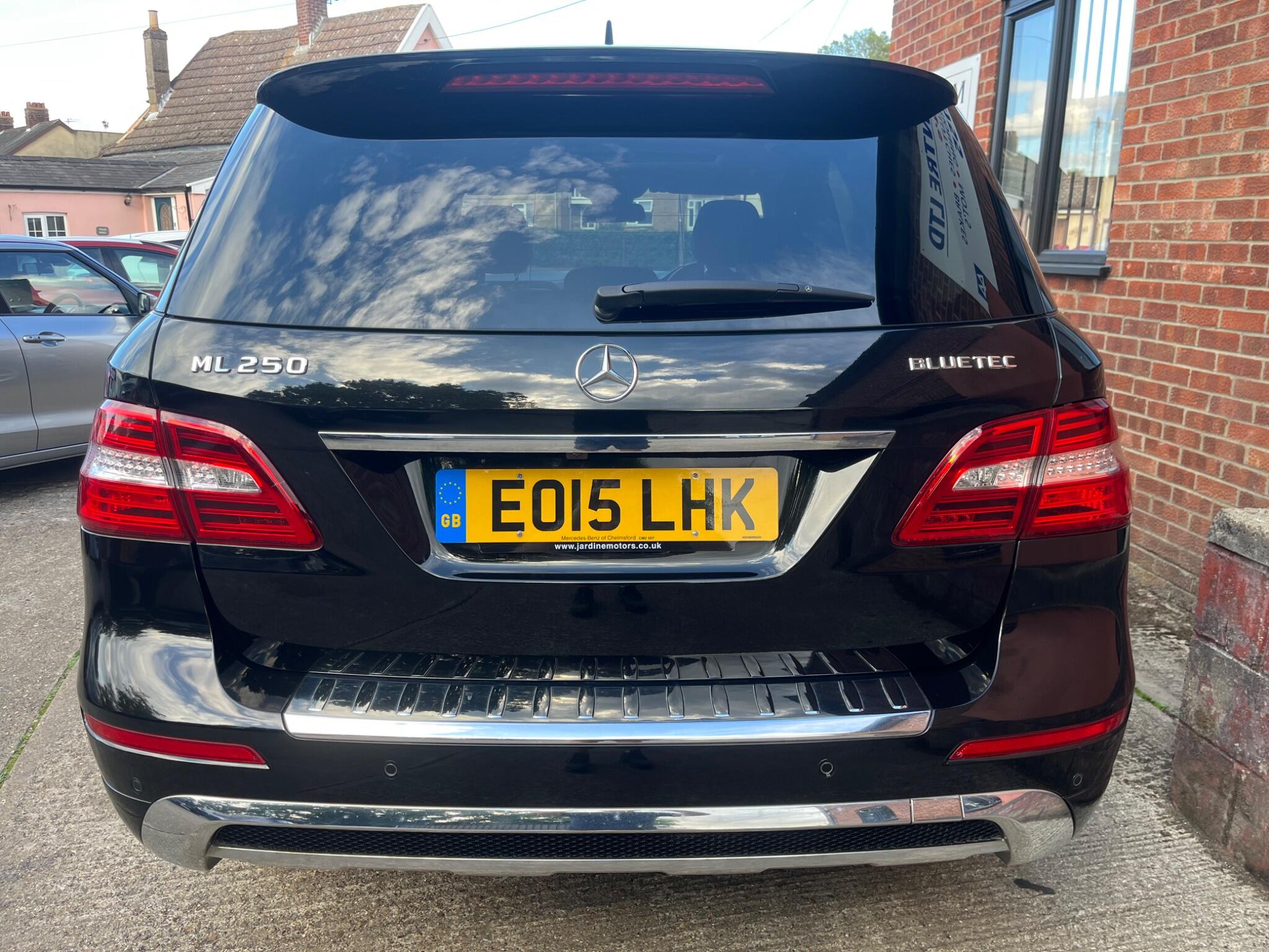Mercedes-Benz M-Class view 14
