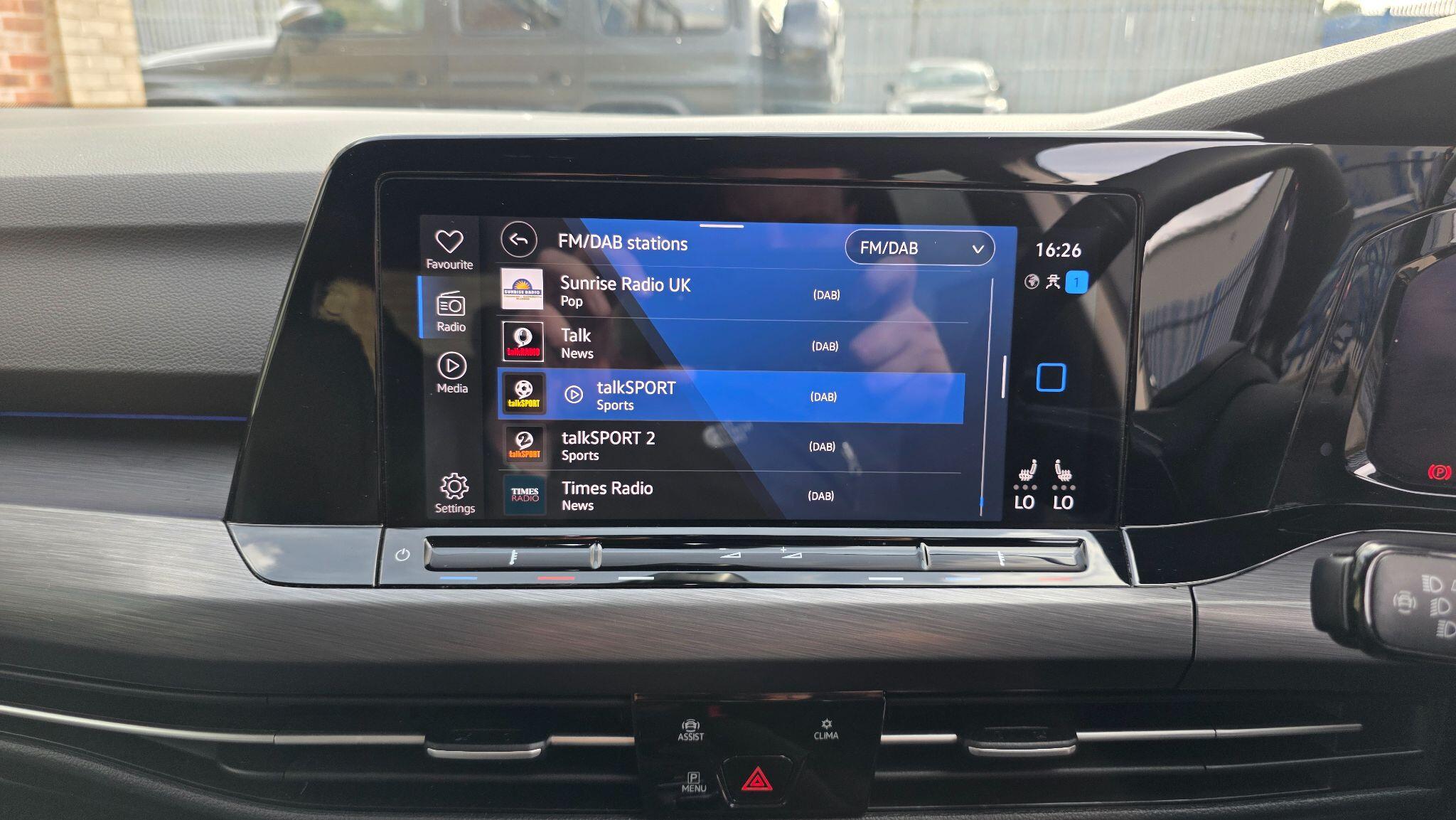 Volkswagen Golf view 19