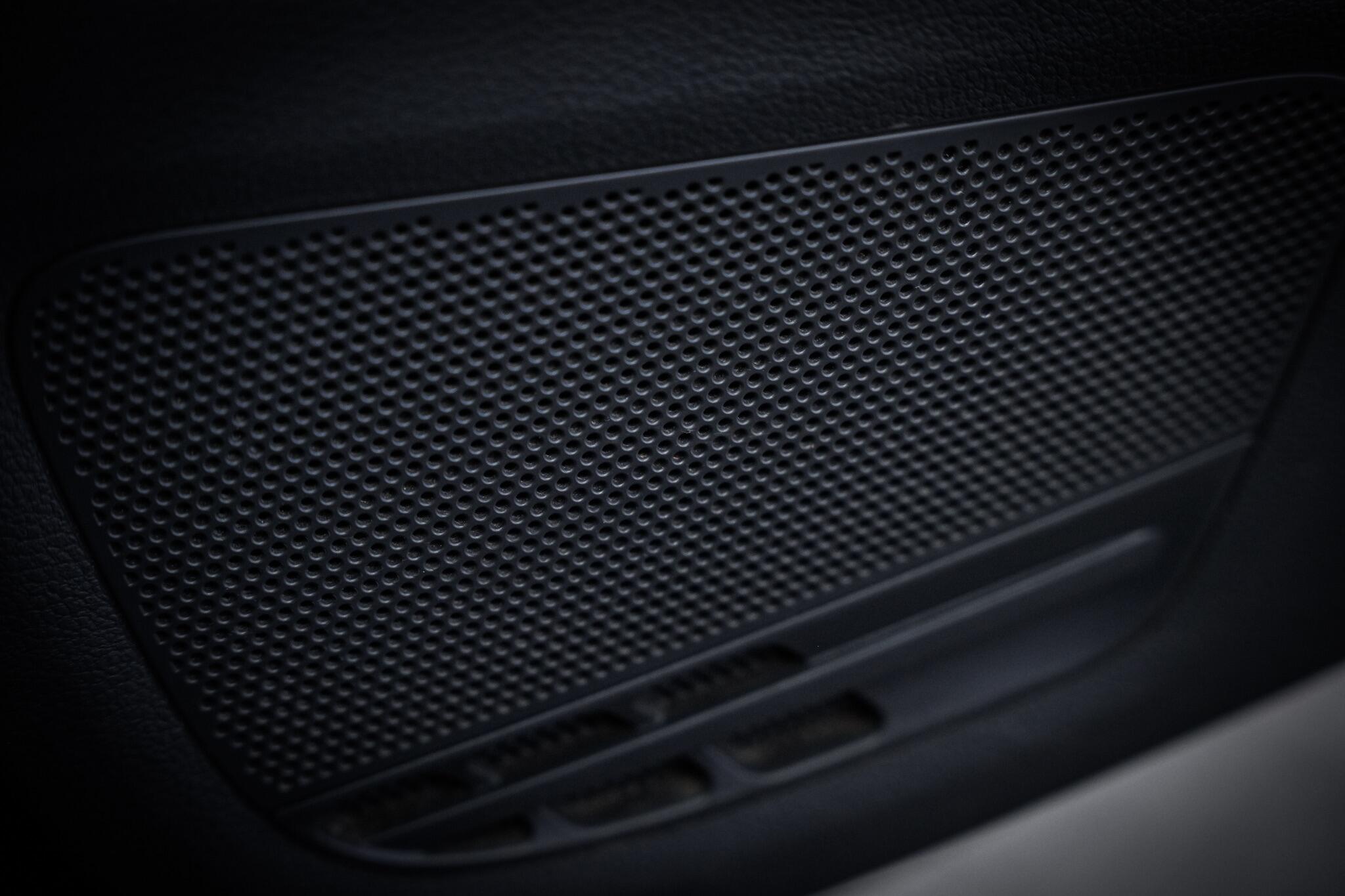 Volkswagen Amarok view 49