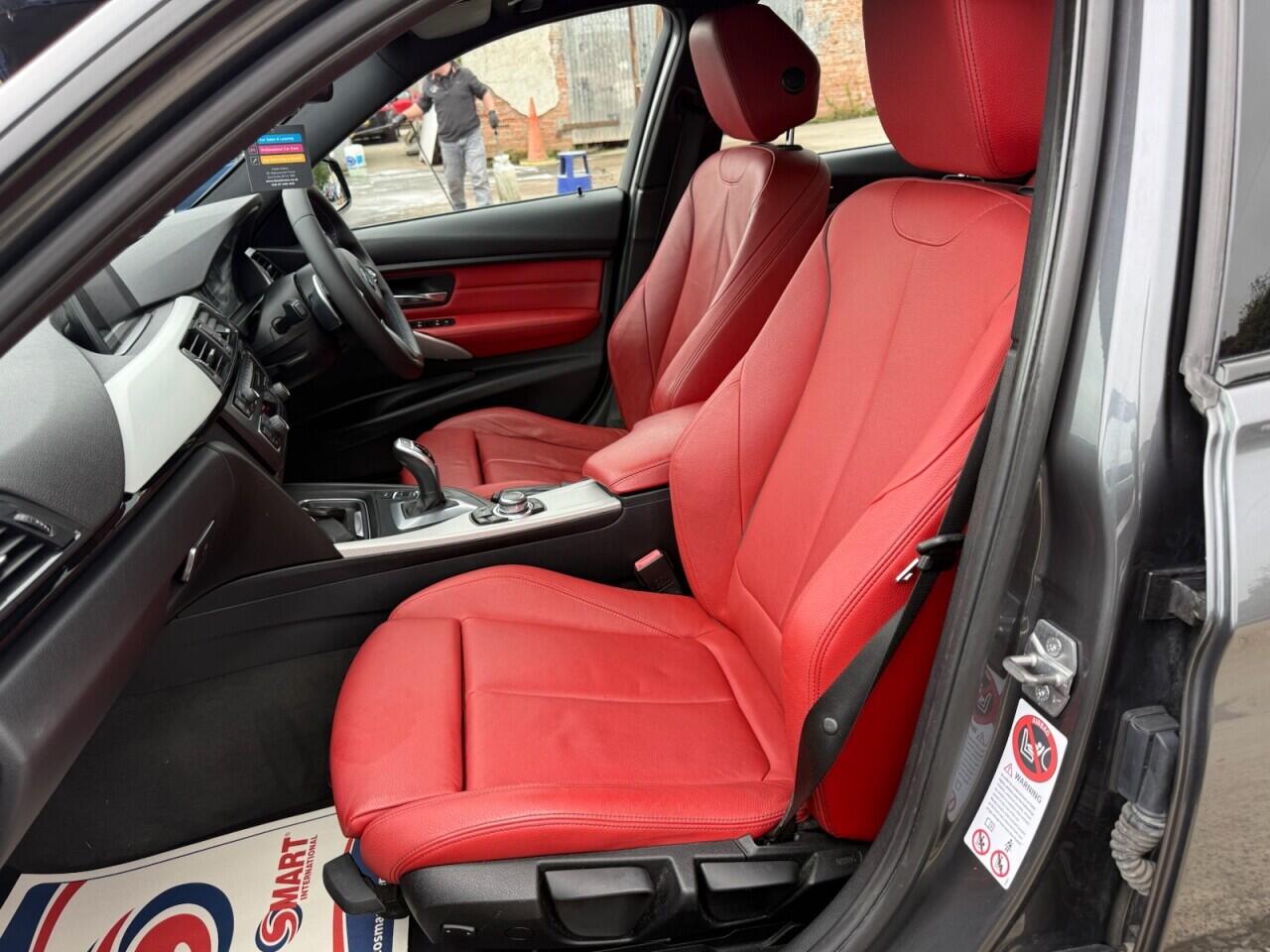 BMW 3 Series view 19