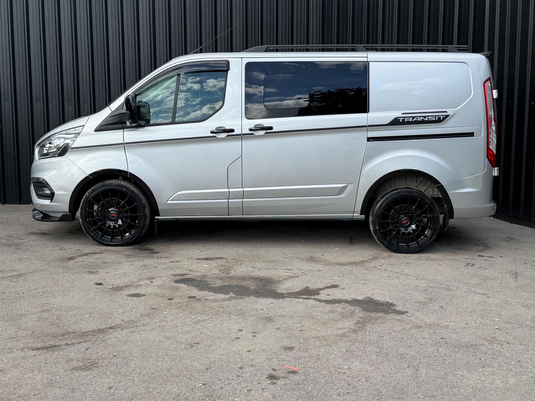 Ford Transit Custom view 2