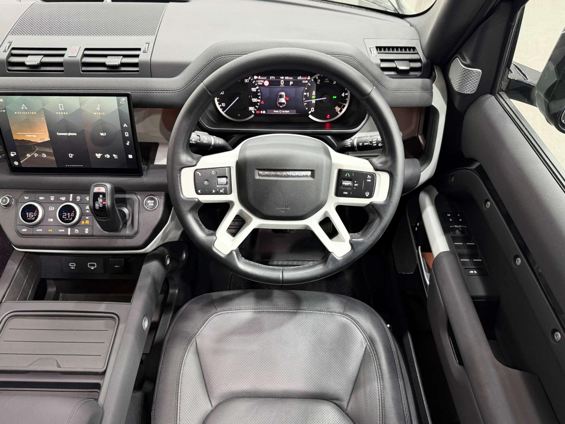 Land Rover Defender view 19