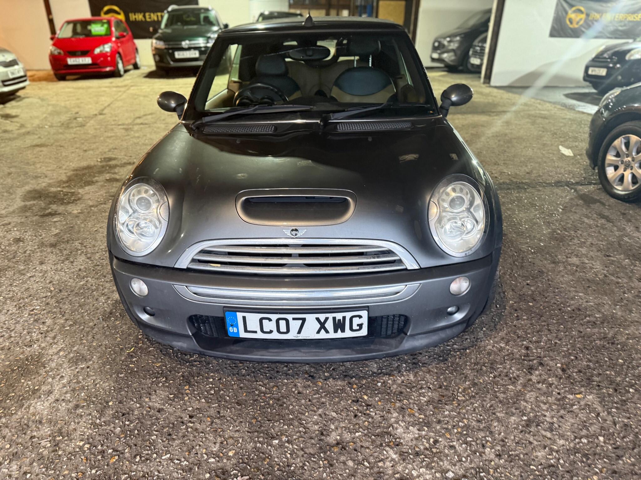 2007 MINI Convertible image 2