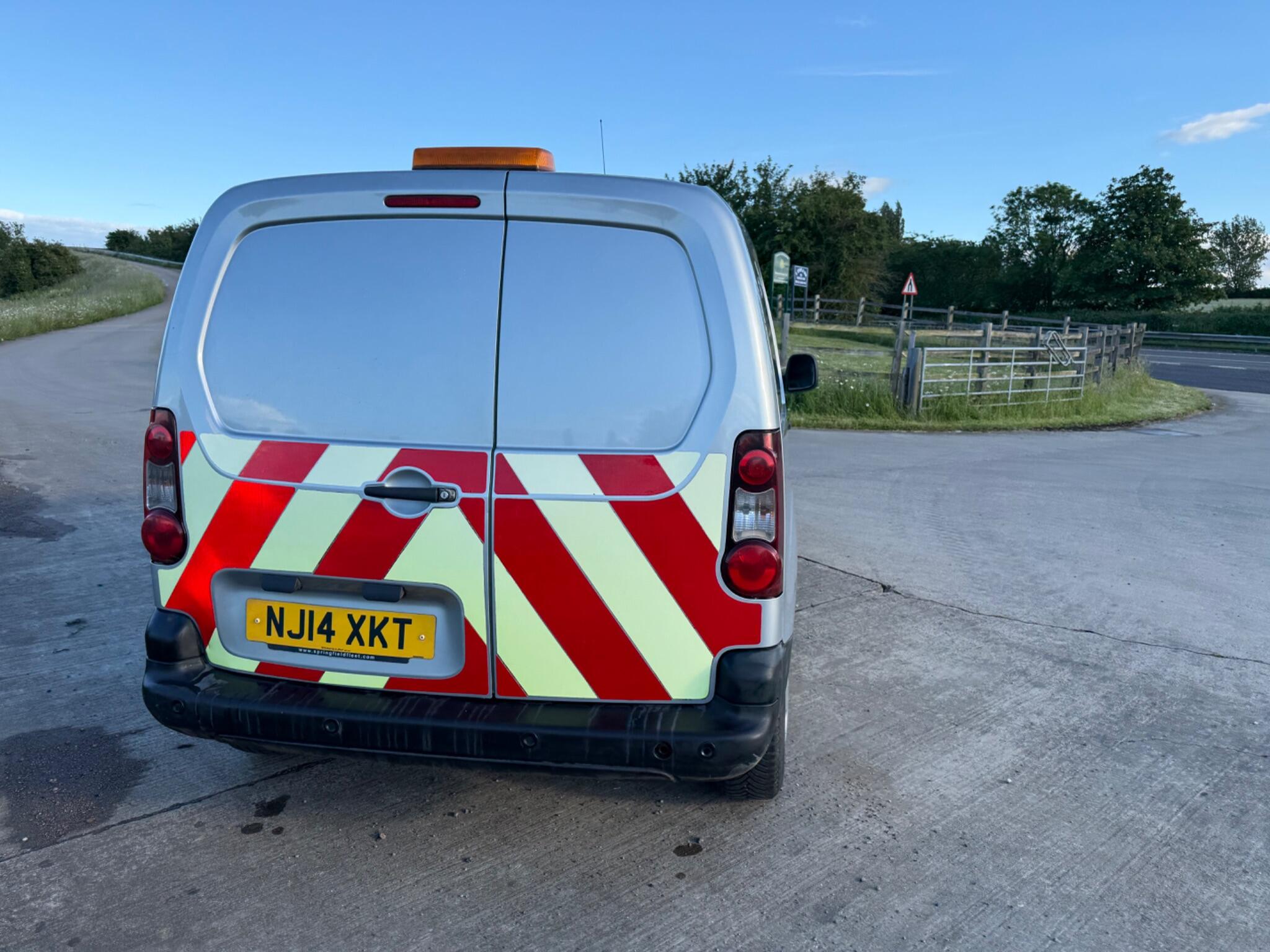 Citroen Berlingo 1.6 HDi 850 Enterprise L1 5dr — photo 18 of 92