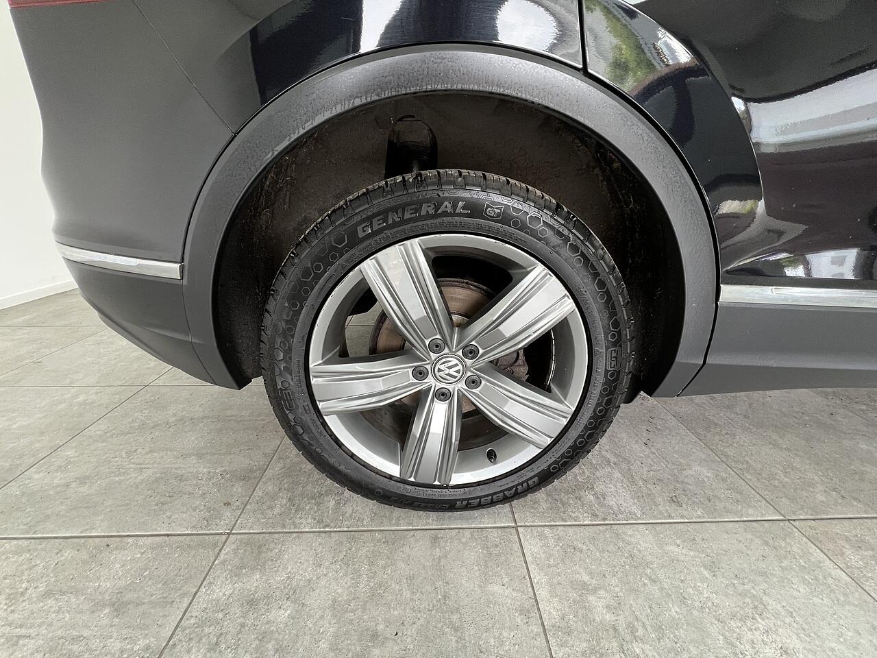 Volkswagen Tiguan view 21
