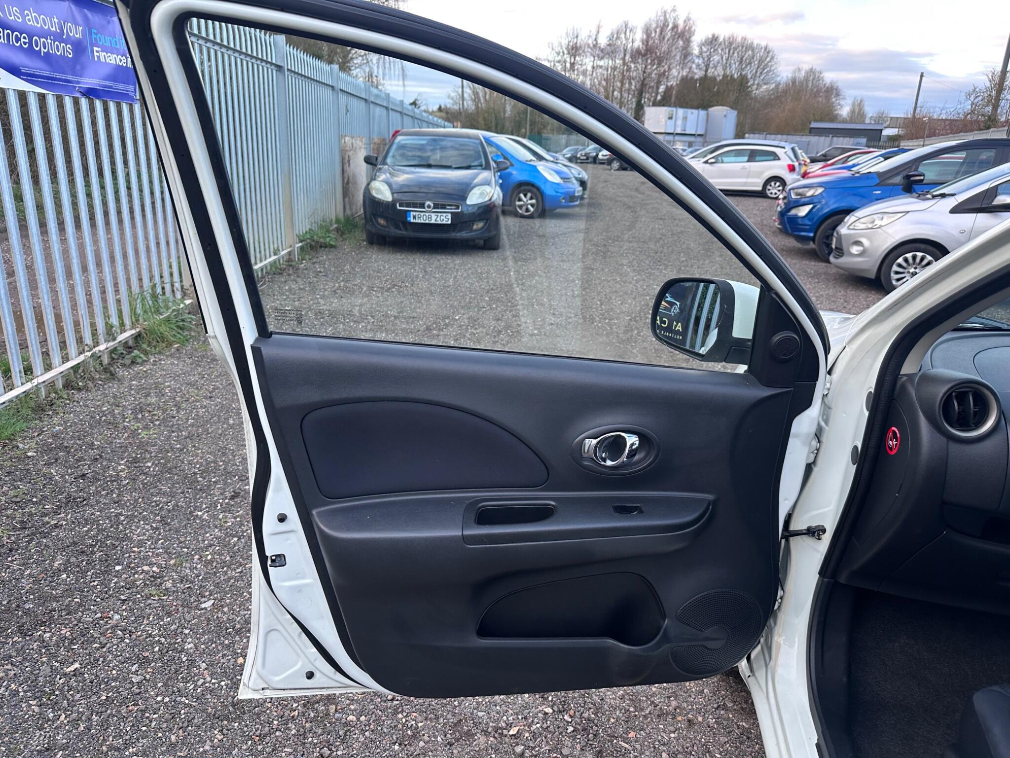 2012 Nissan Micra image 30