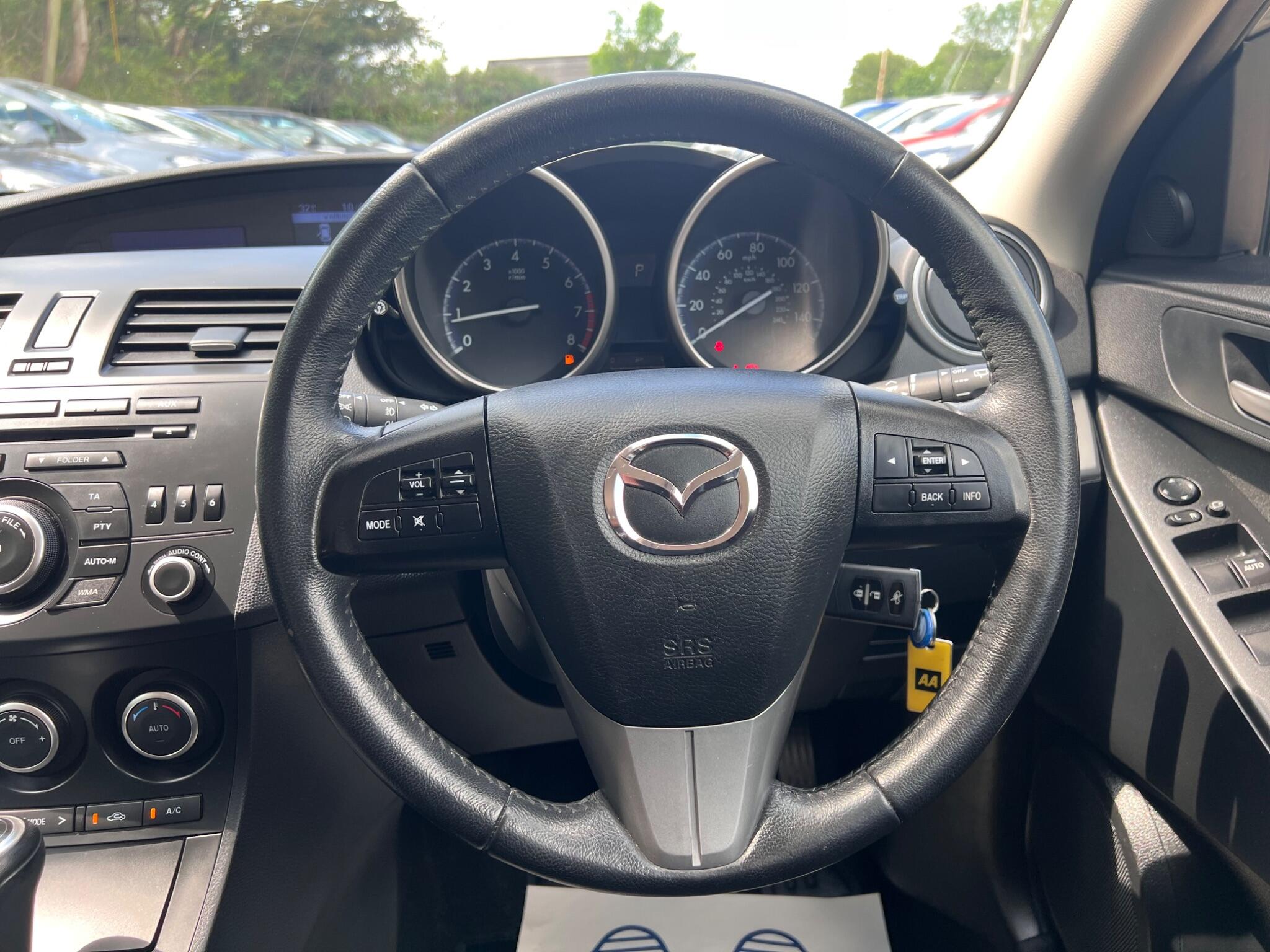 Mazda Mazda3 view 26