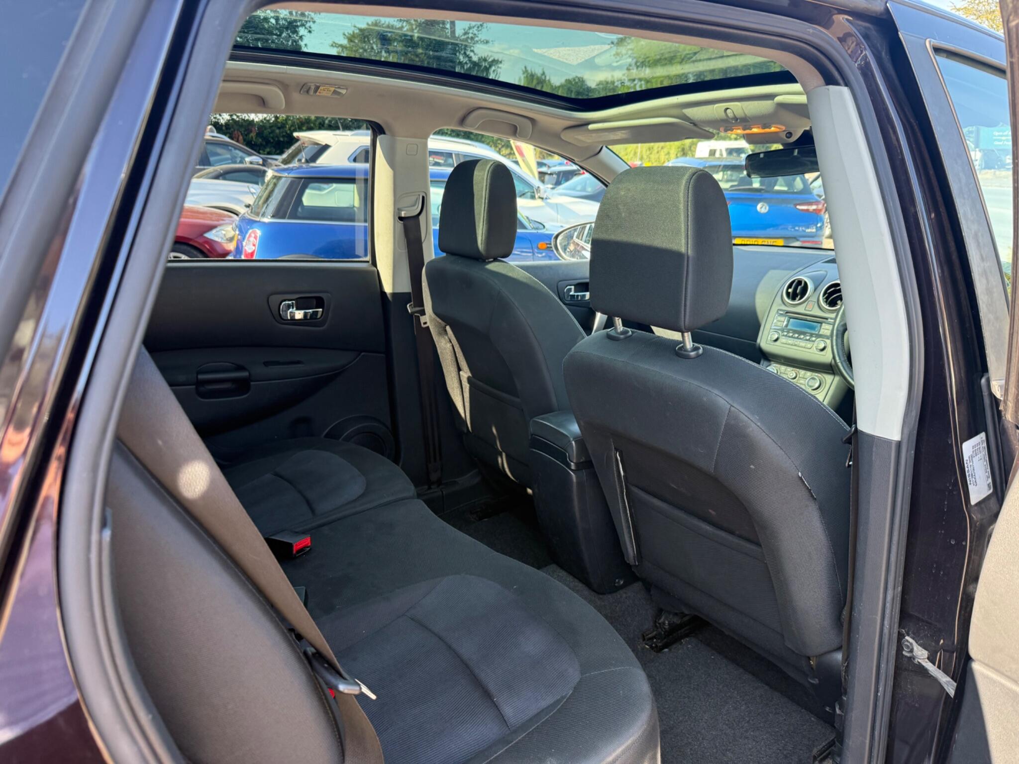Nissan Qashqai+2 view 24