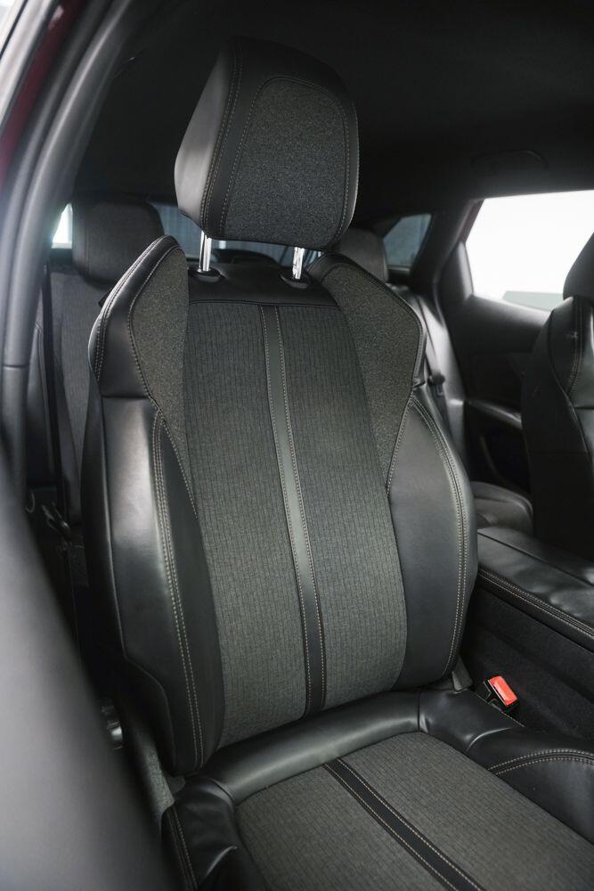 Peugeot 3008 view 12