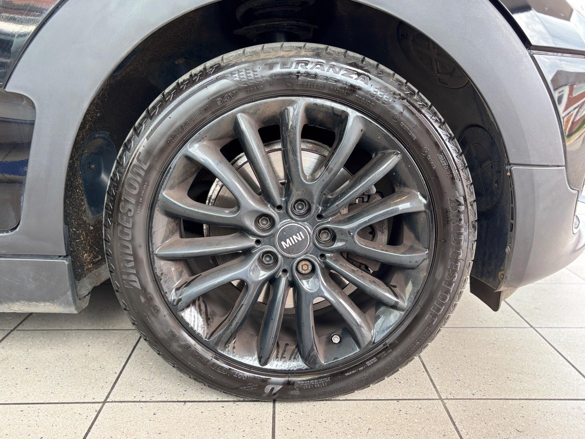 Mini Clubman view 17