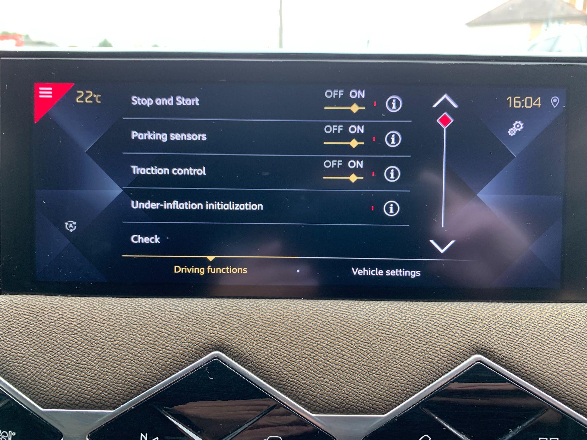 DS Automobiles DS 3 Crossback view 29