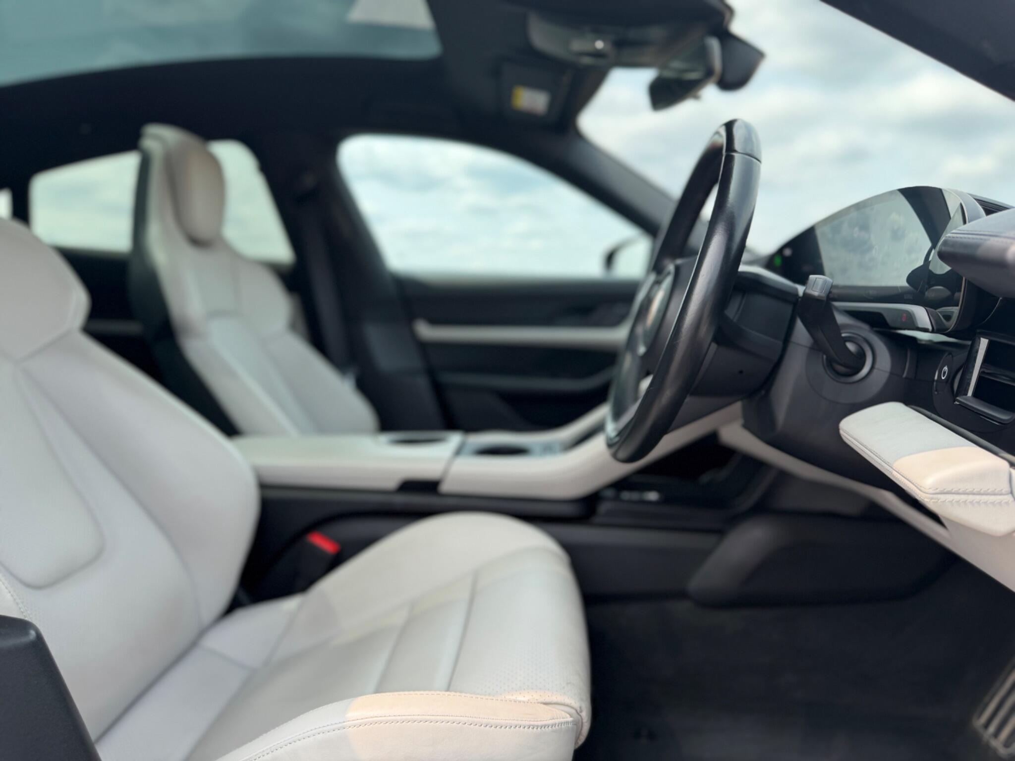 Porsche Taycan view 9