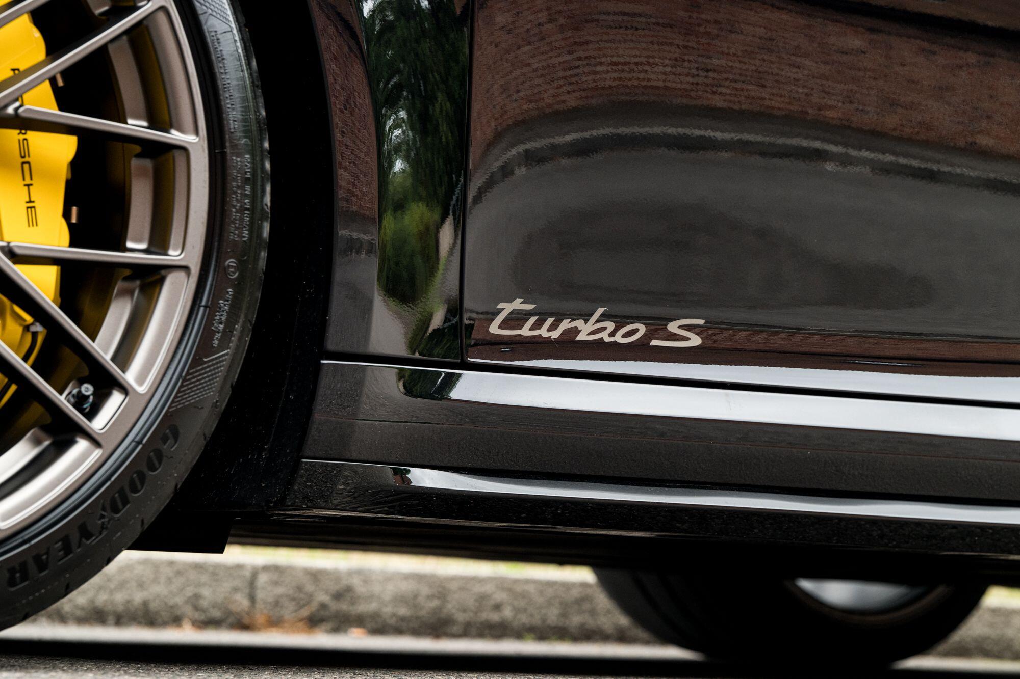 Porsche 911 view 18