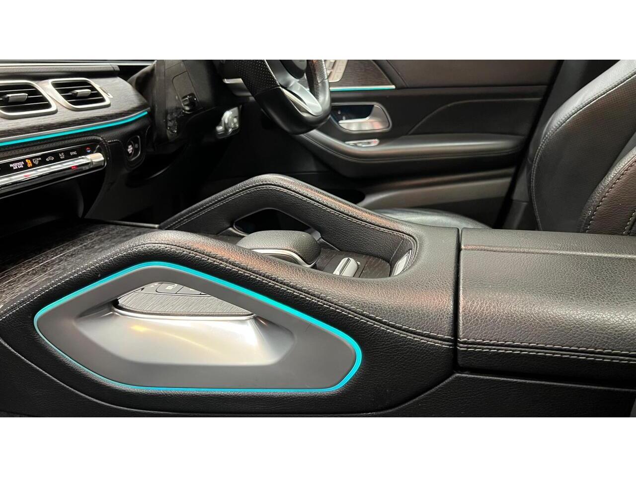 Mercedes-Benz Gle view 33