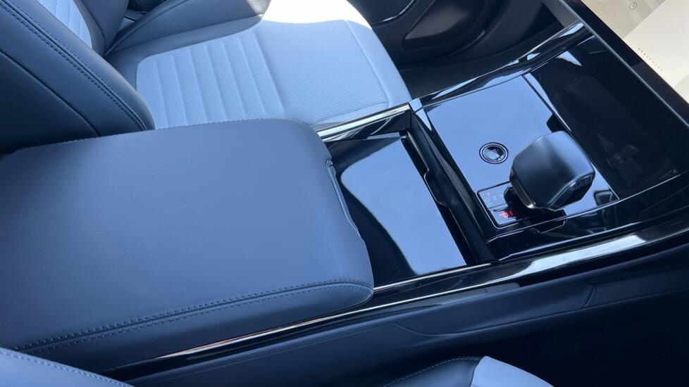 Land Rover Range Rover Sport view 27