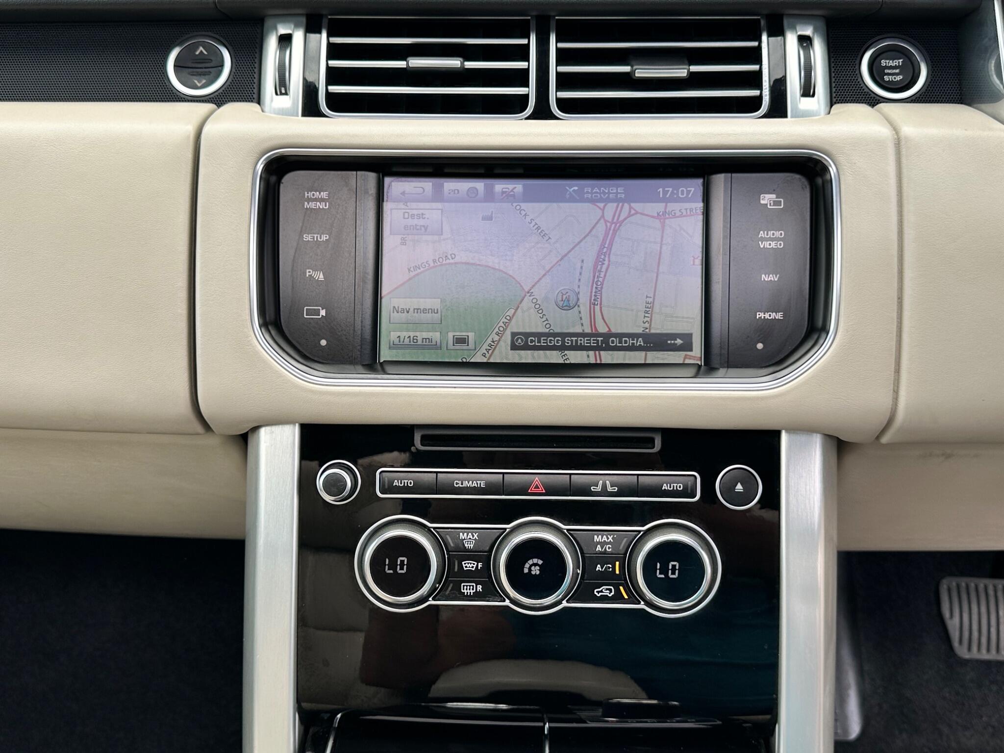 Land Rover Range Rover view 26