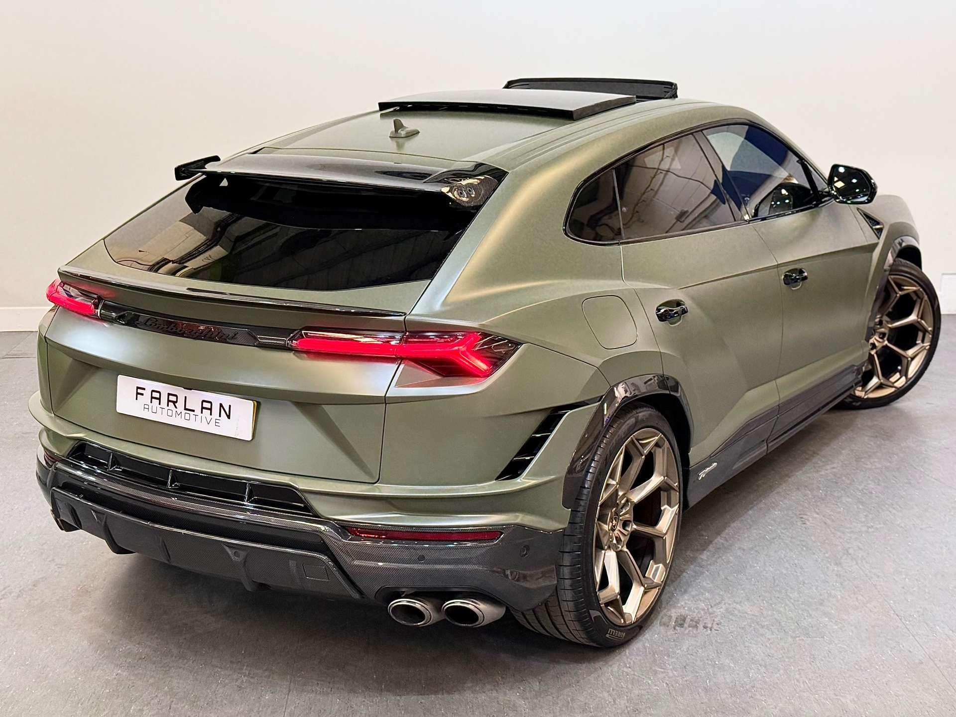 Lamborghini Urus view 25