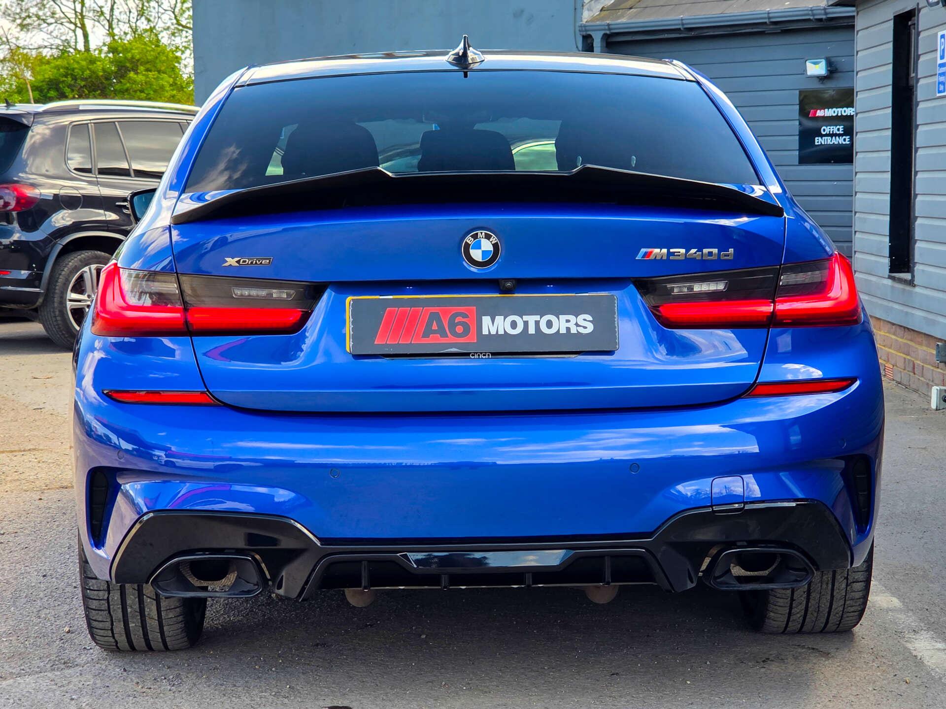 BMW 3 Series view 11