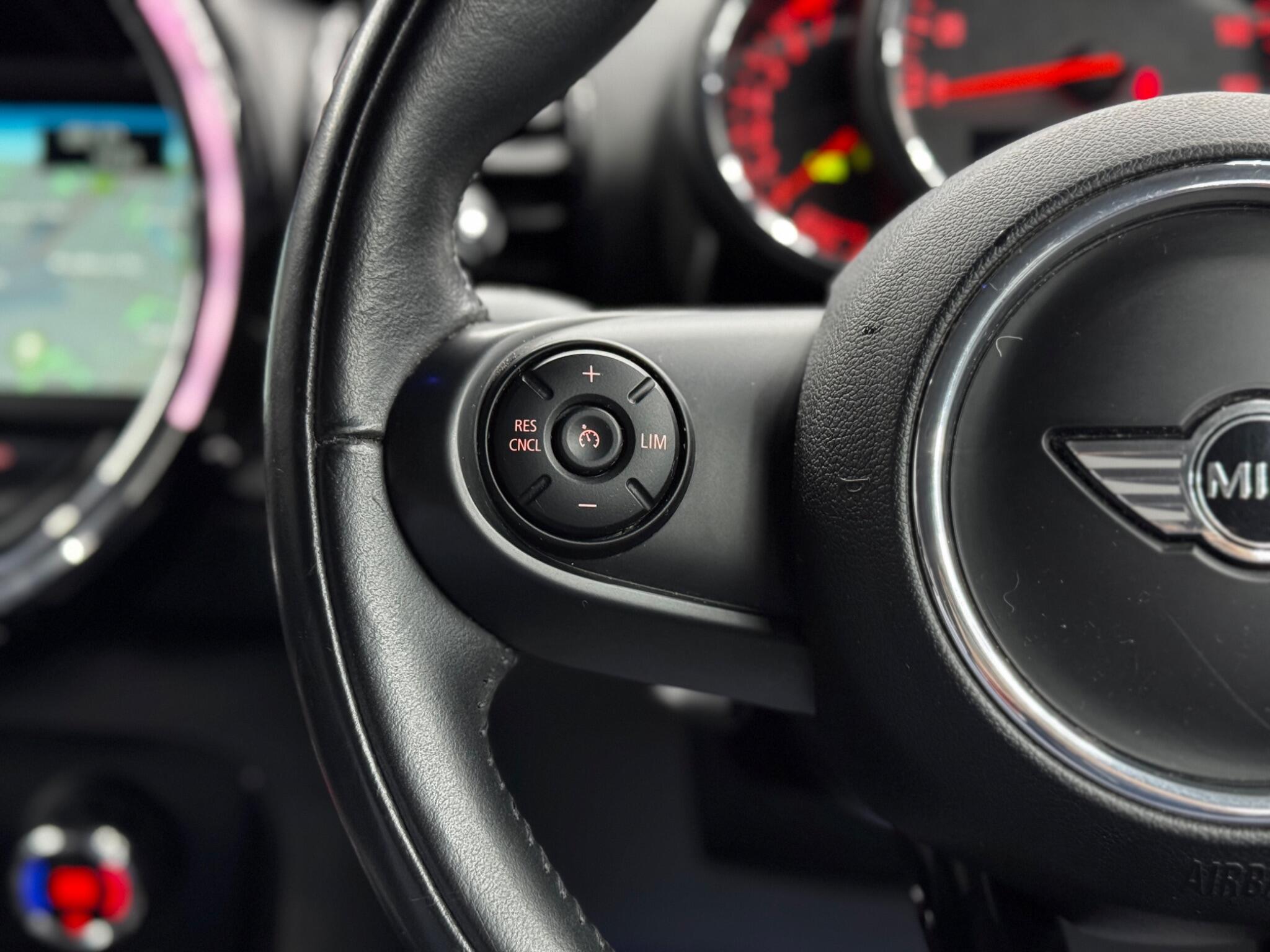 Mini Clubman view 20