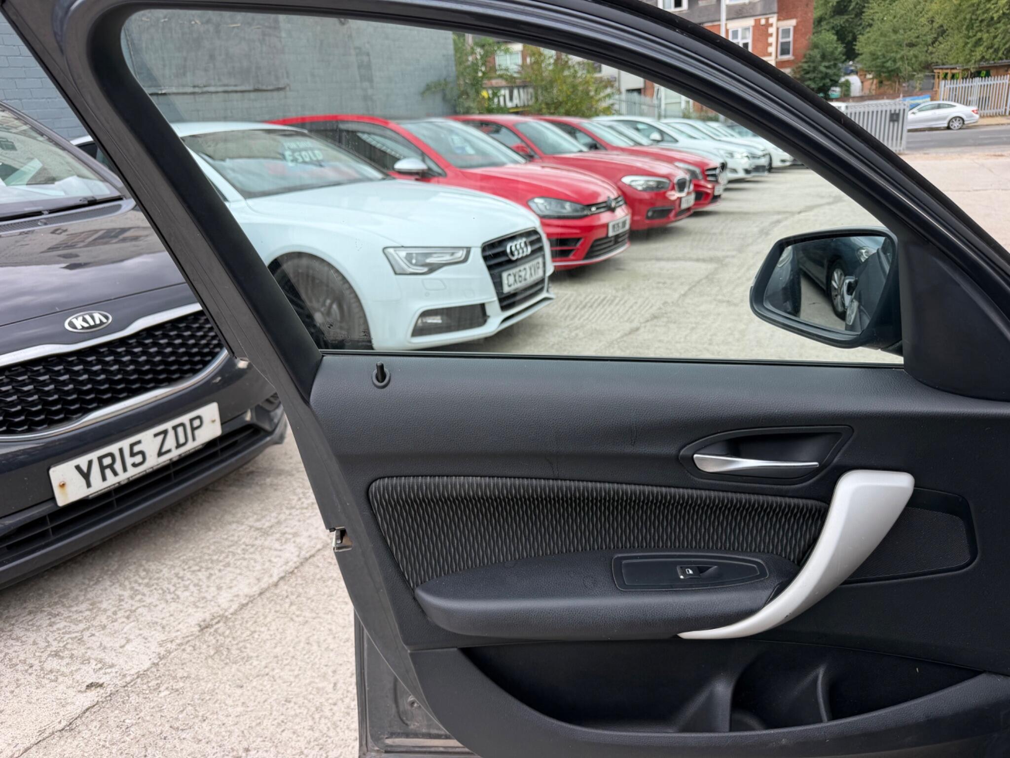 BMW 1 Series view 13