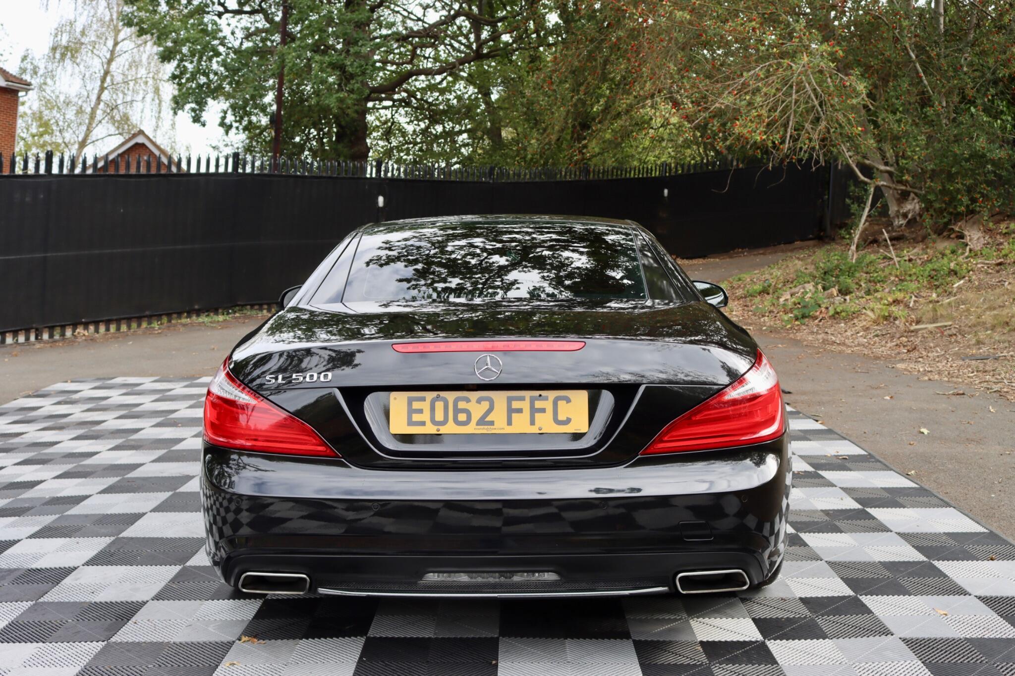 Mercedes-Benz SL view 22