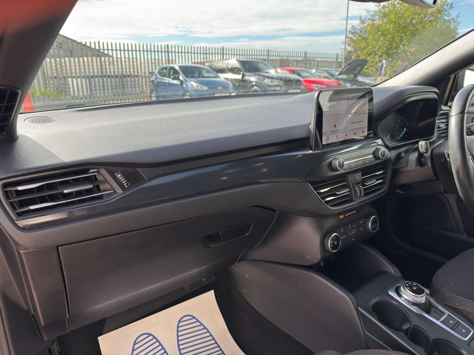 Ford Focus view 36