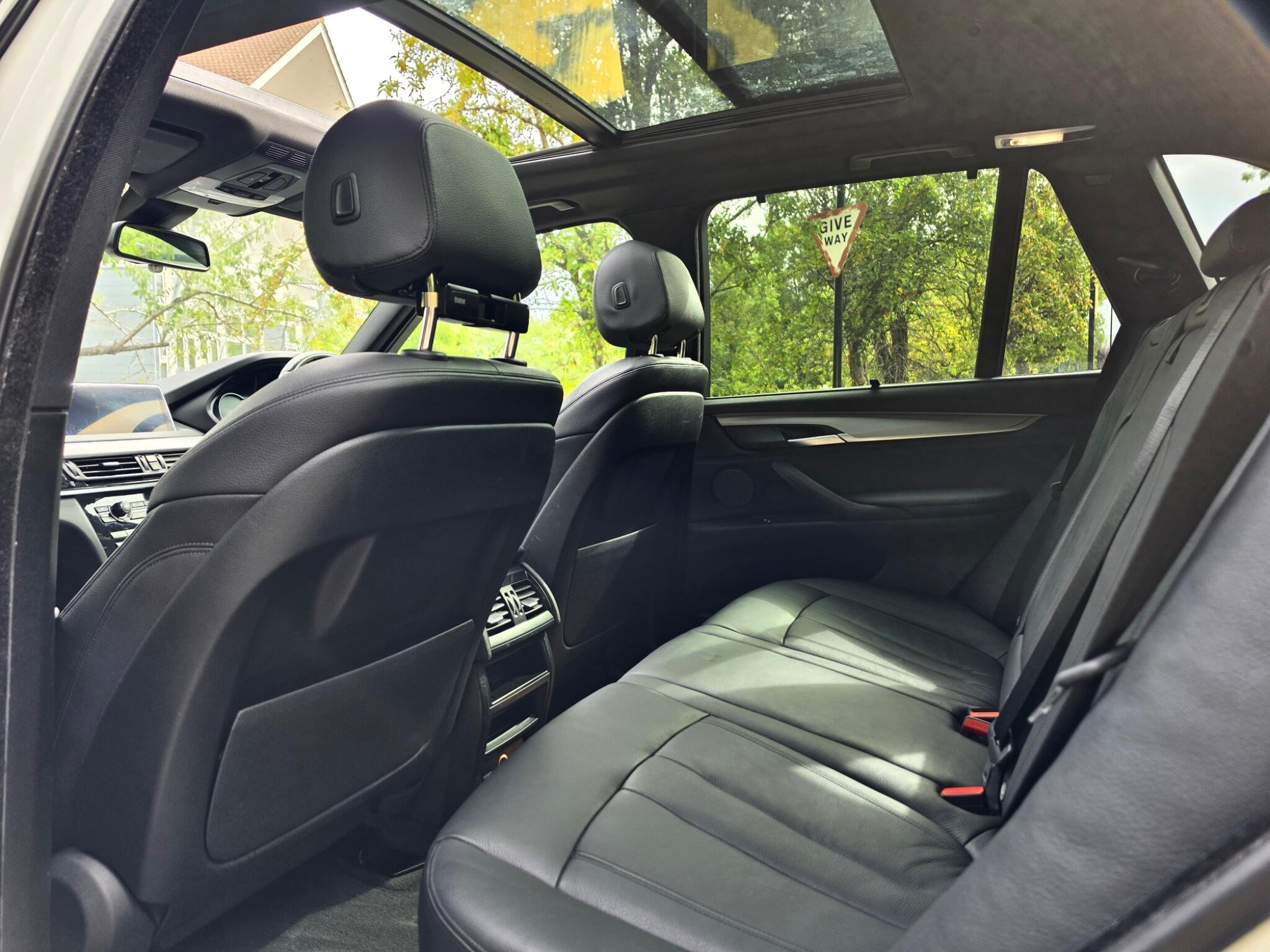 BMW X5 view 12