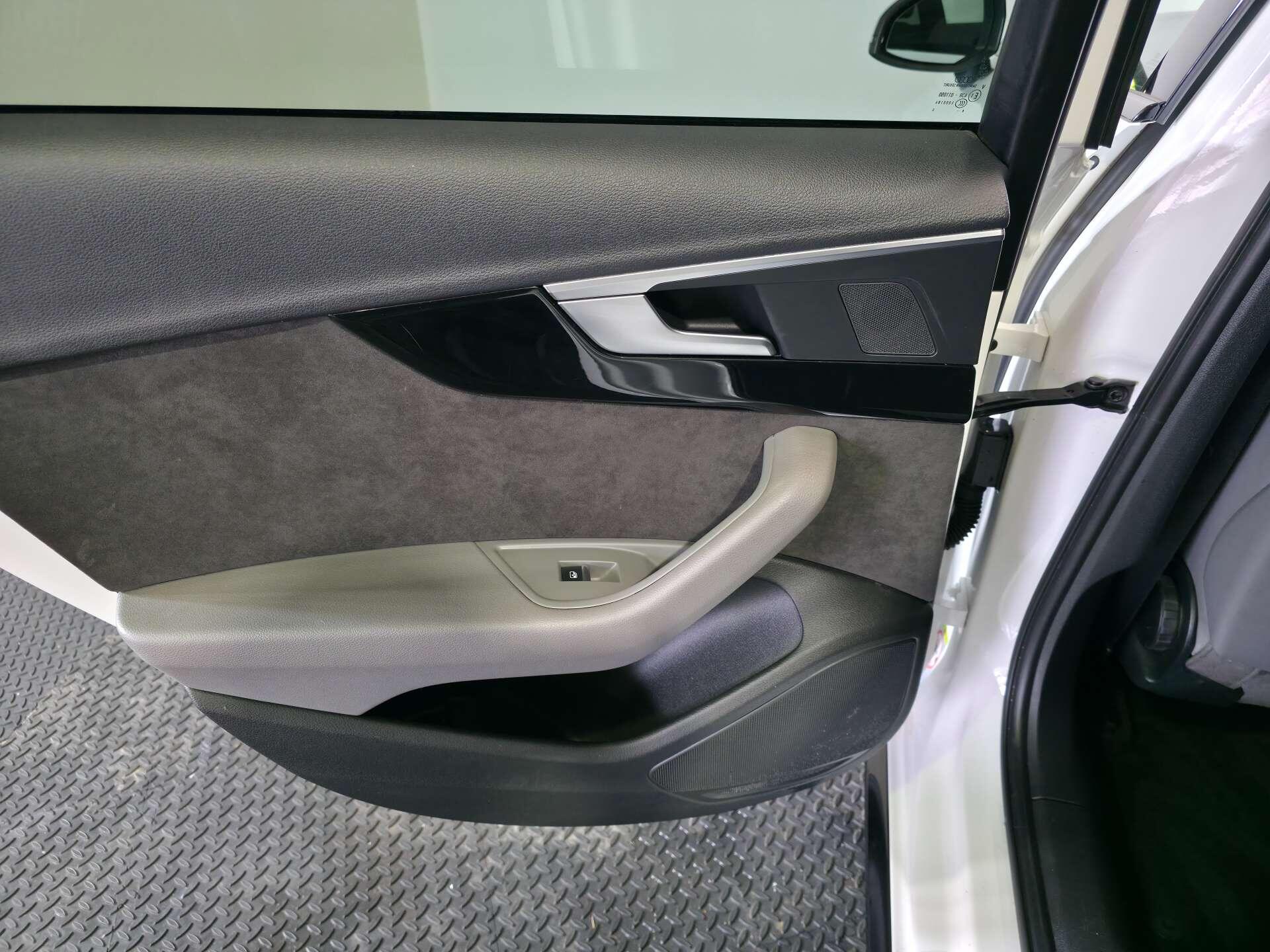 Audi A4 view 52