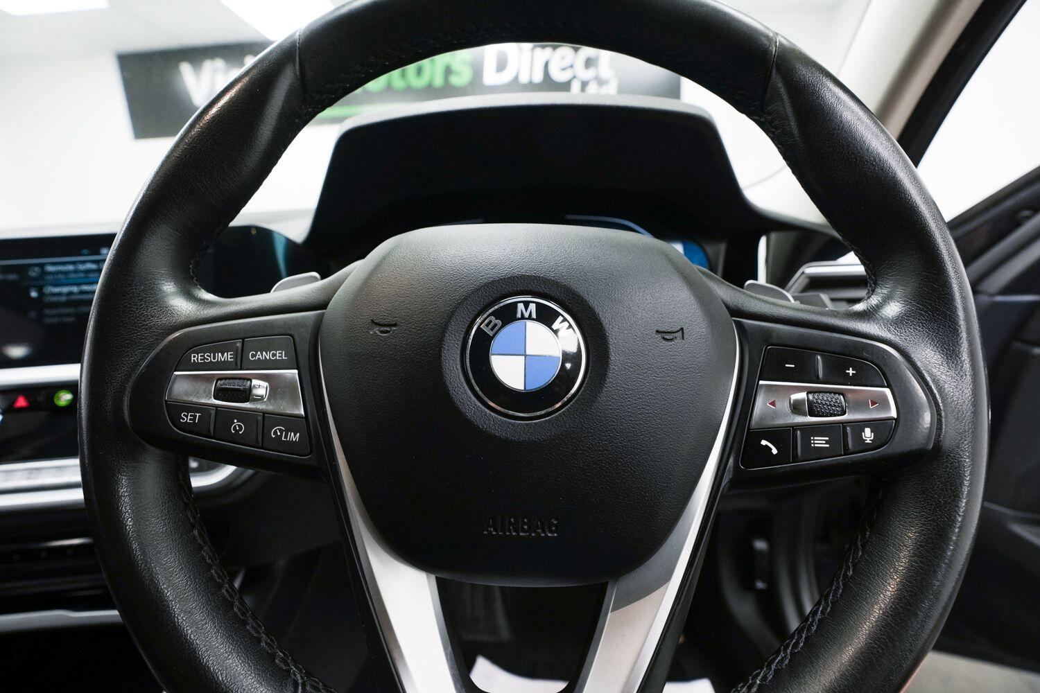 BMW 3 Series view 20