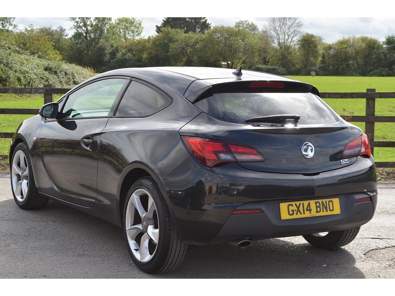 Vauxhall Astra GTC view 7