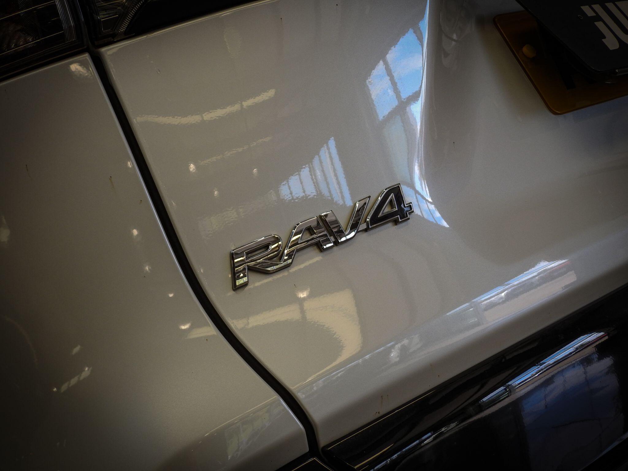 Toyota Rav4 view 17